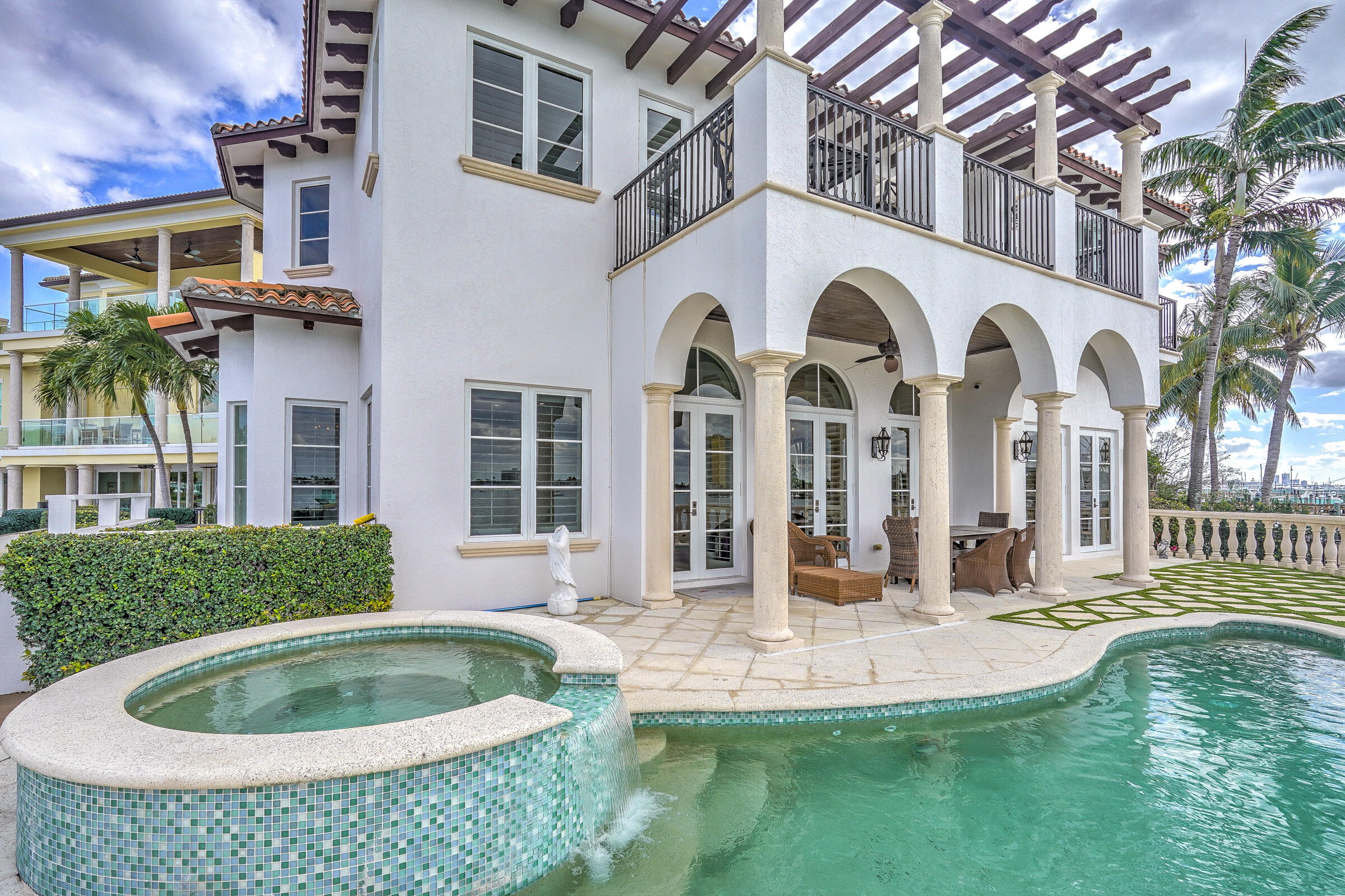 main property photo 37