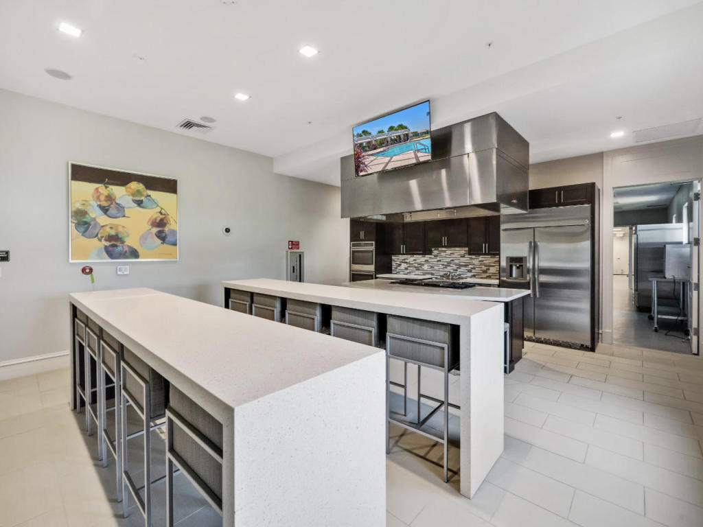 main property photo 79