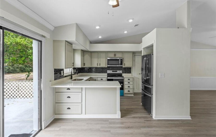 property viewer photo 4
