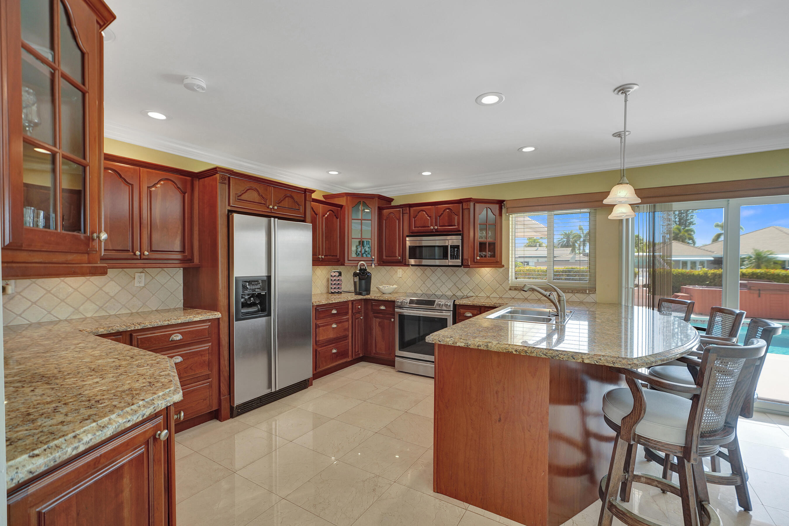 main property photo 4