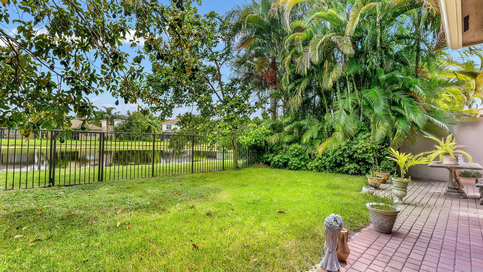 main property photo 25