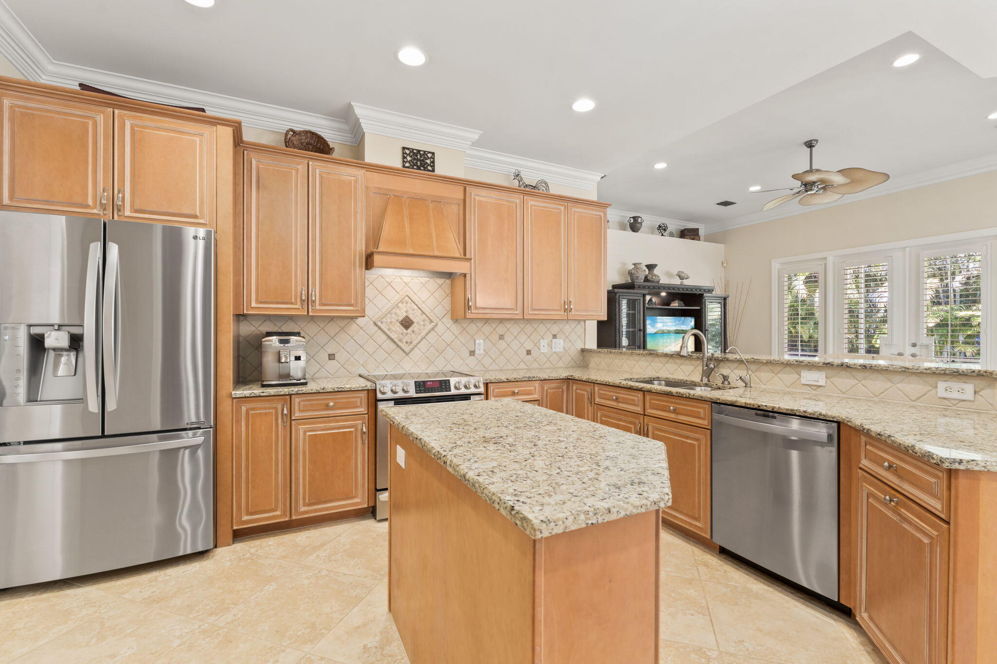 main property photo 15