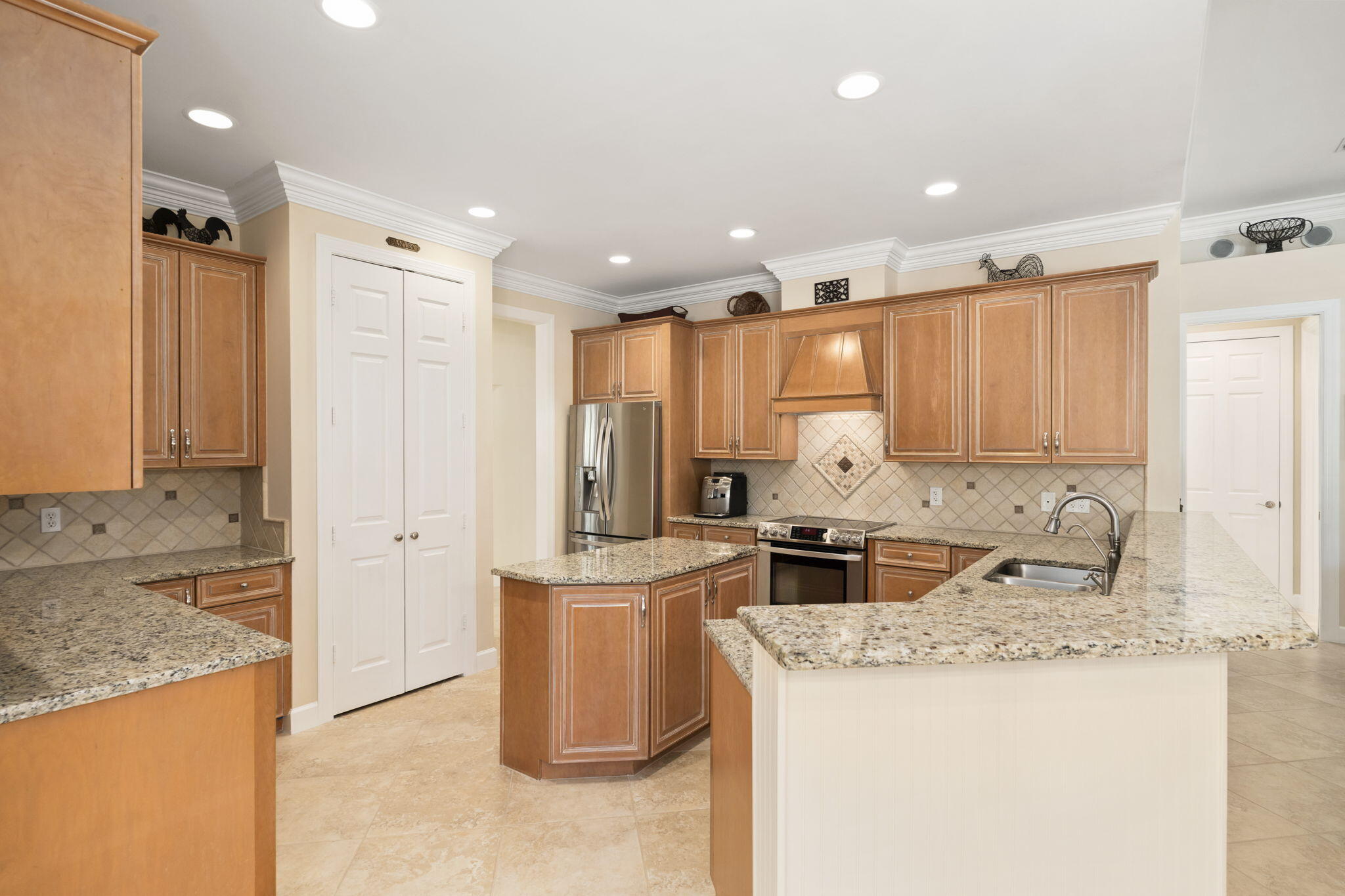 main property photo 16