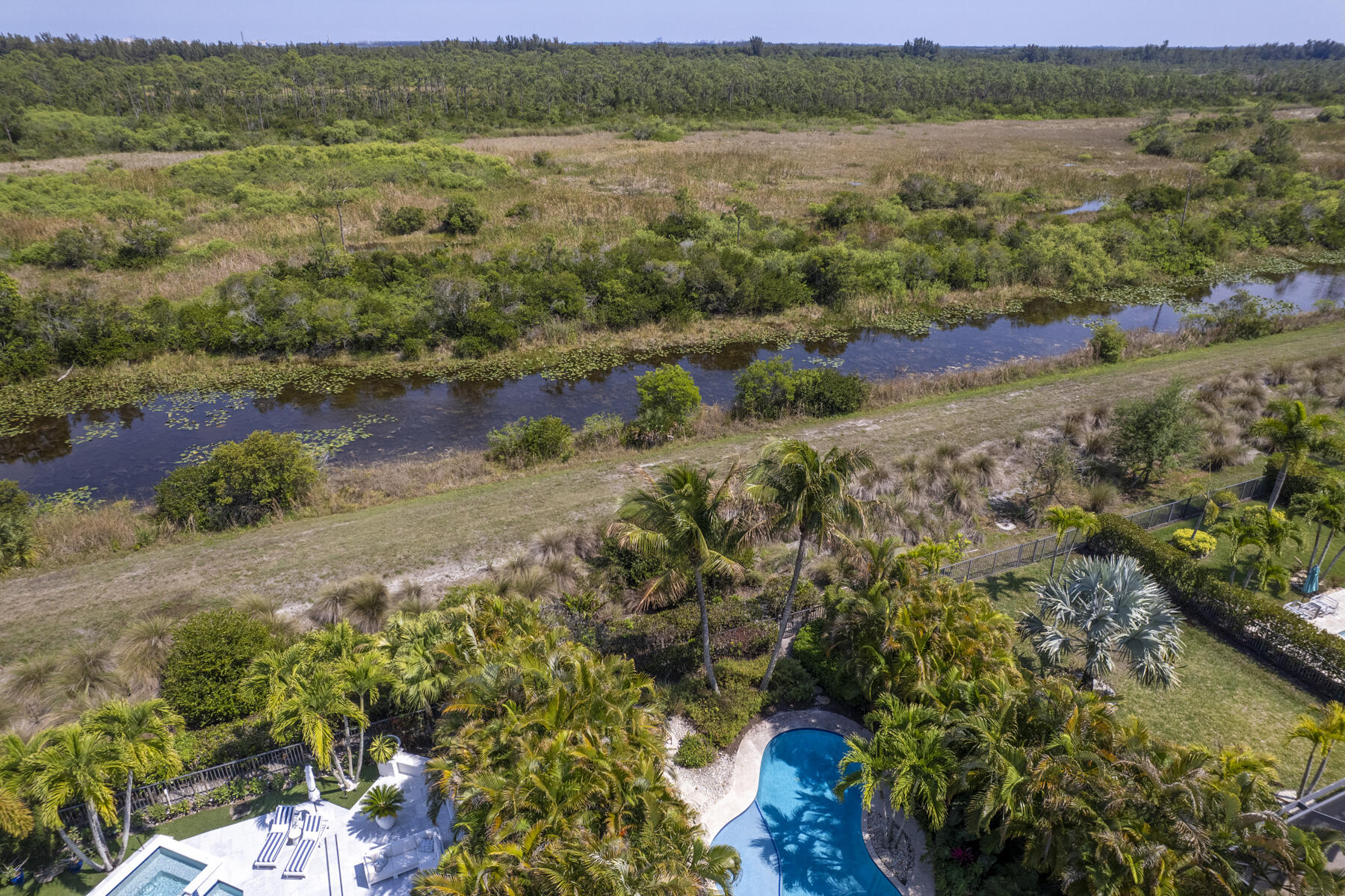 main property photo 34