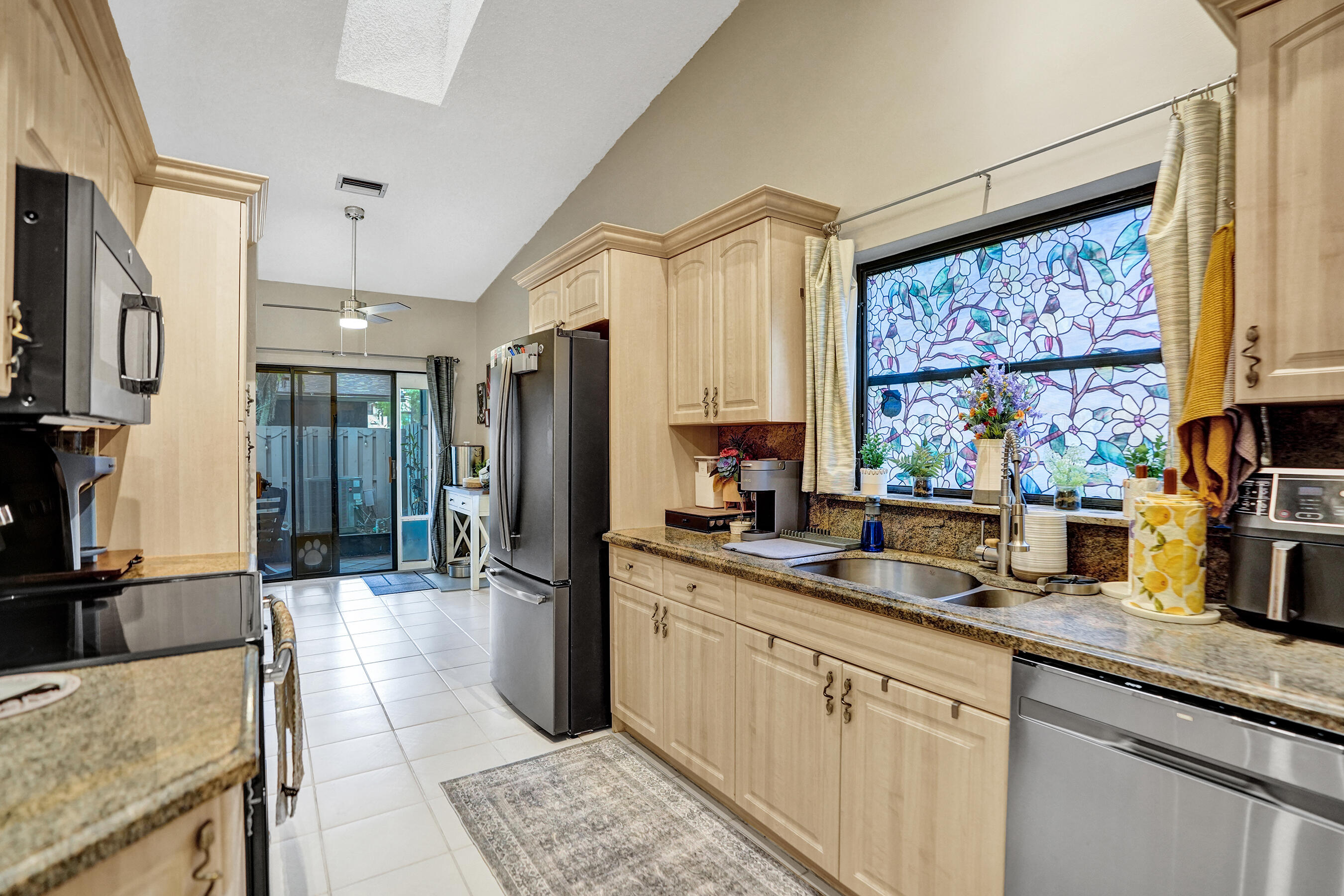 main property photo 26