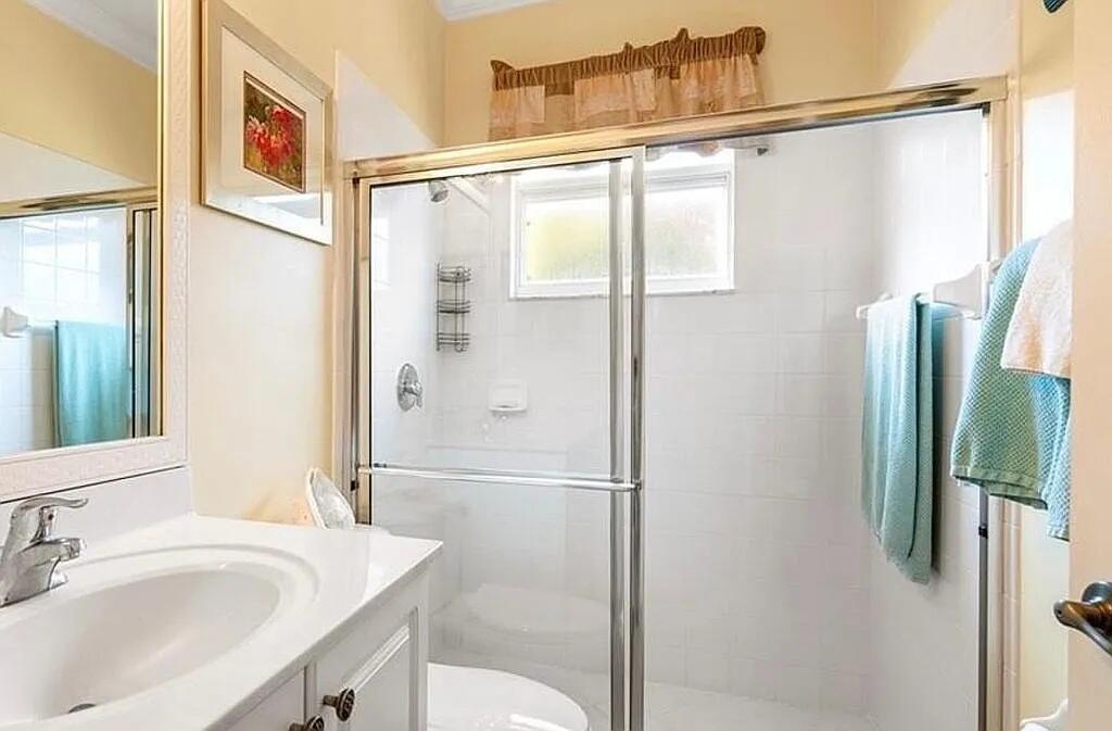 property viewer photo 16