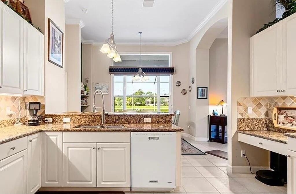 property viewer photo 3