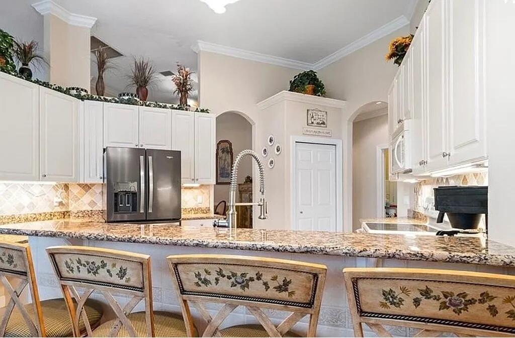 property viewer photo 7