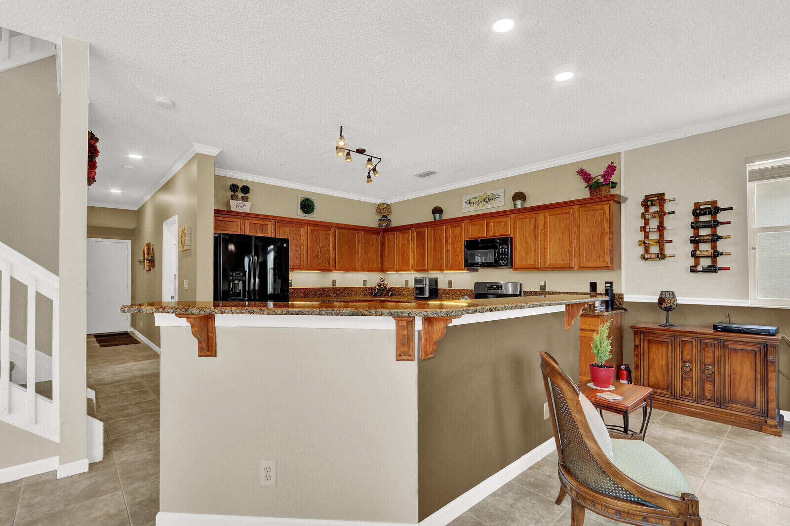 main property photo 12