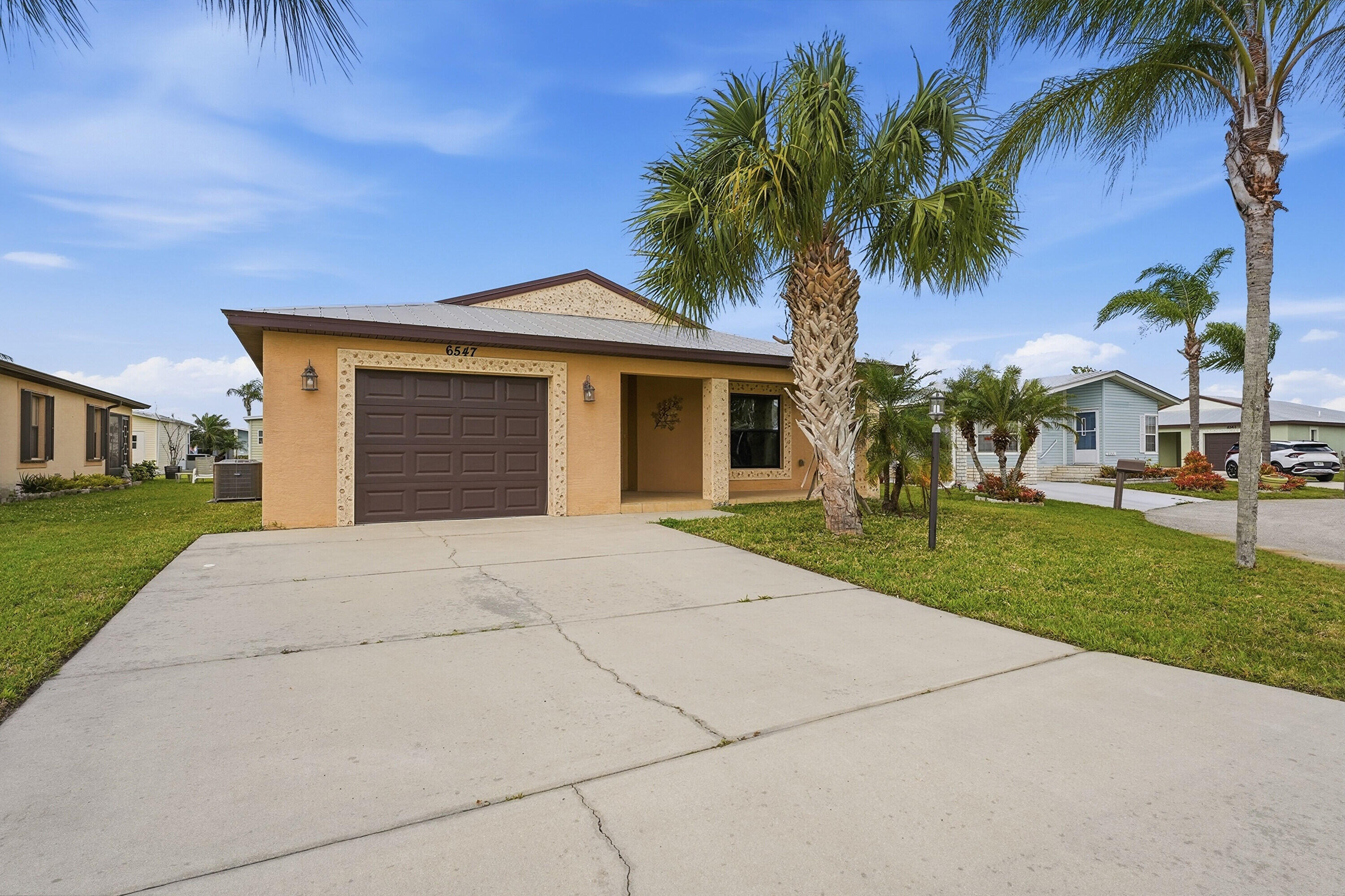 main property photo 28