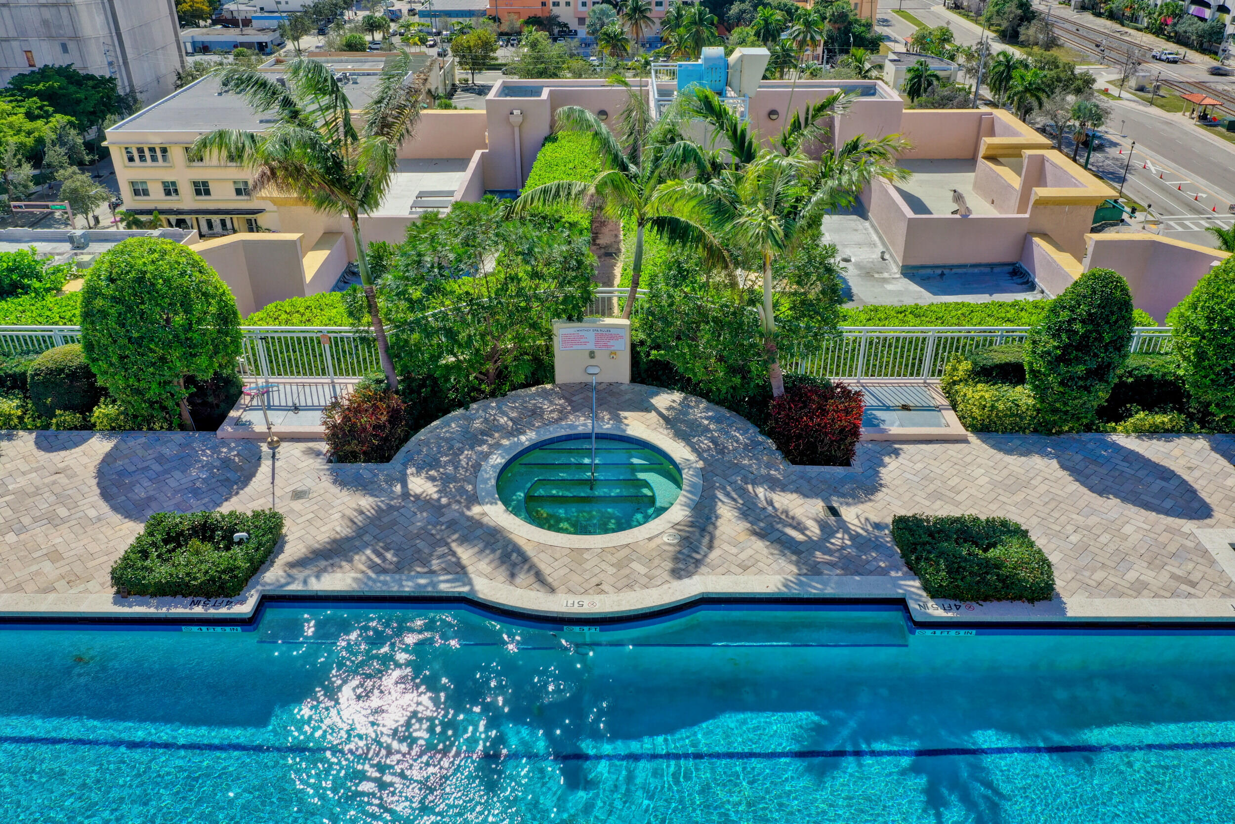 main property photo 25