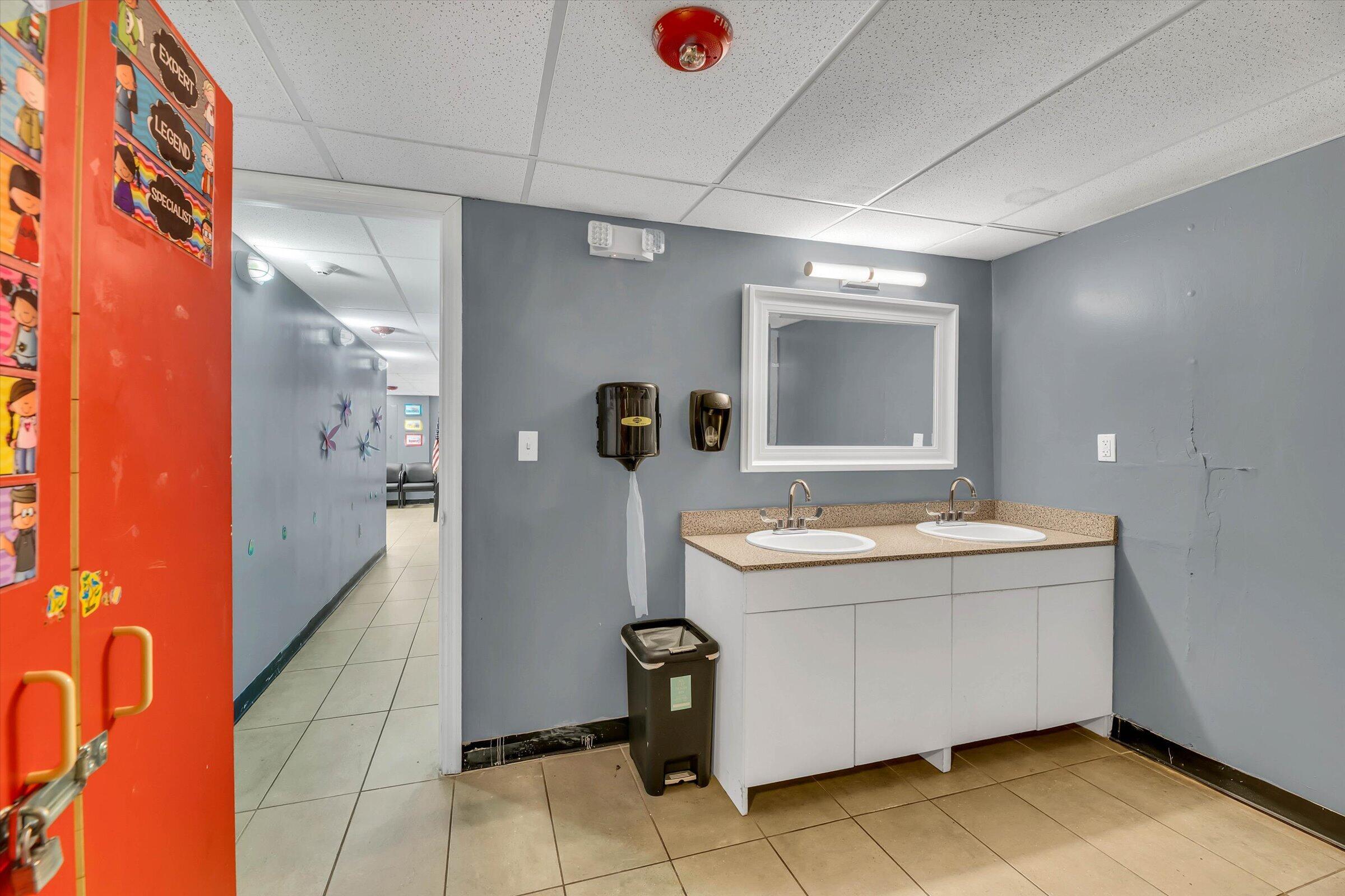 main property photo 90