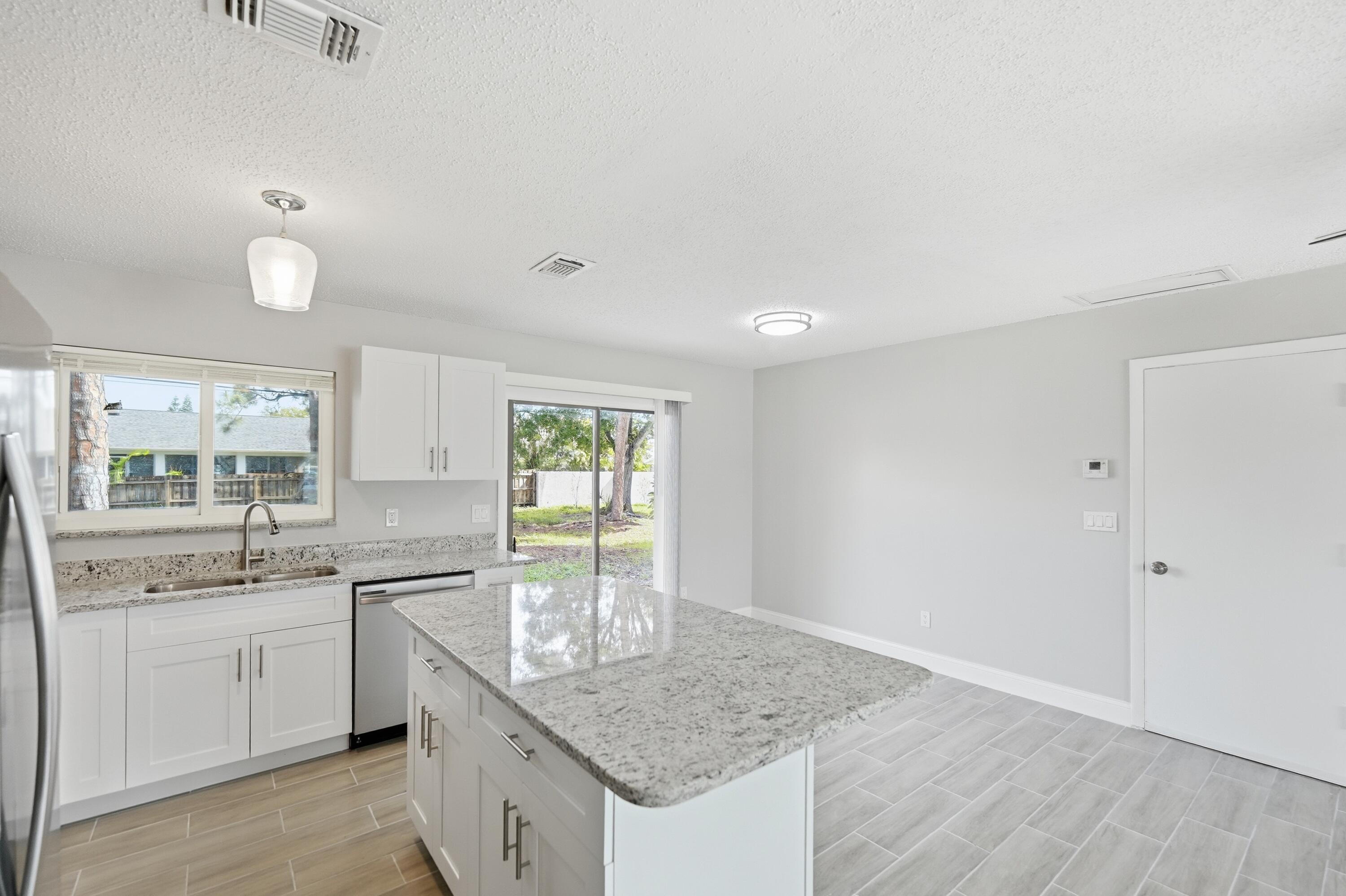 property viewer photo 12