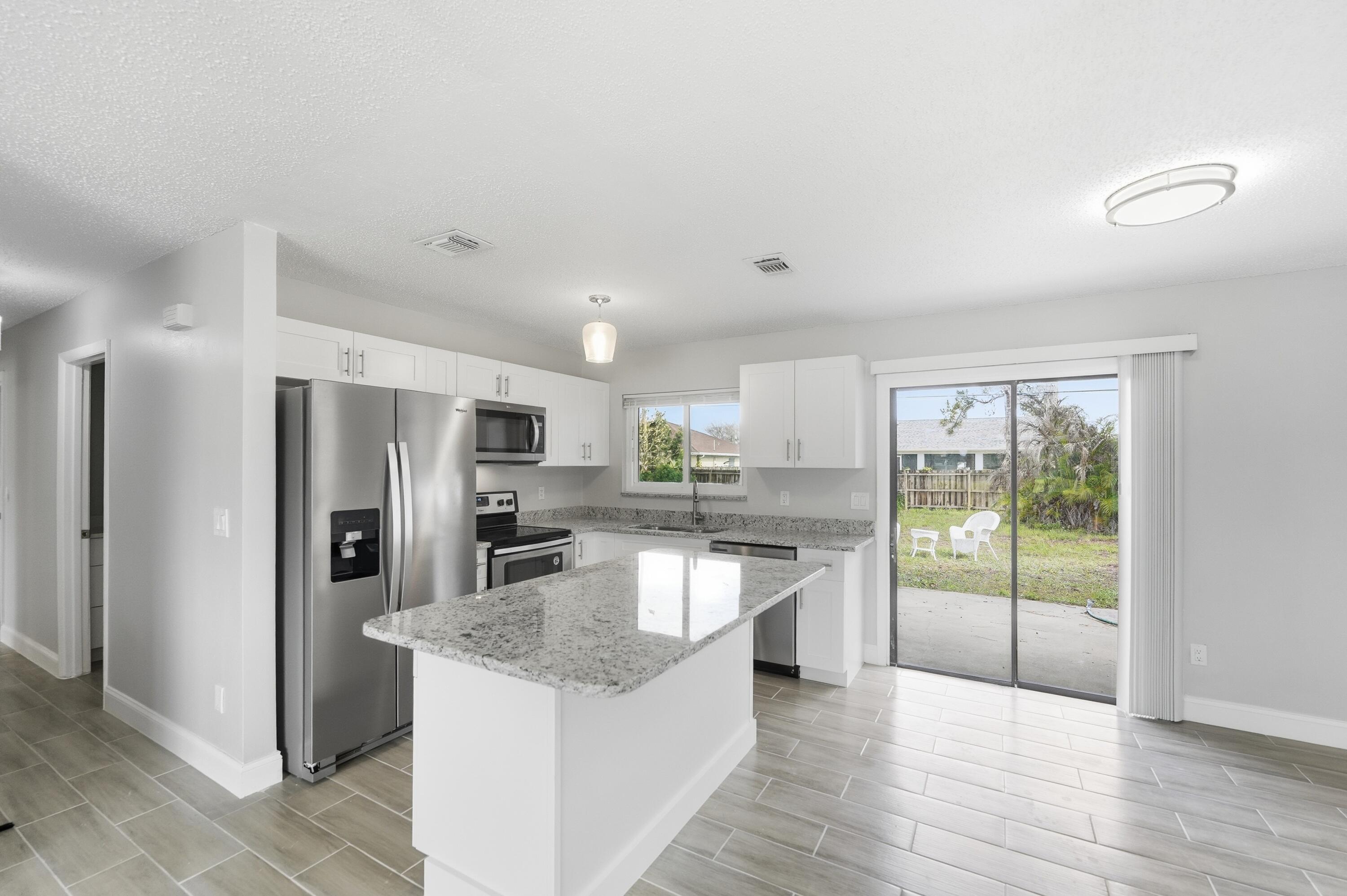 property viewer photo 14