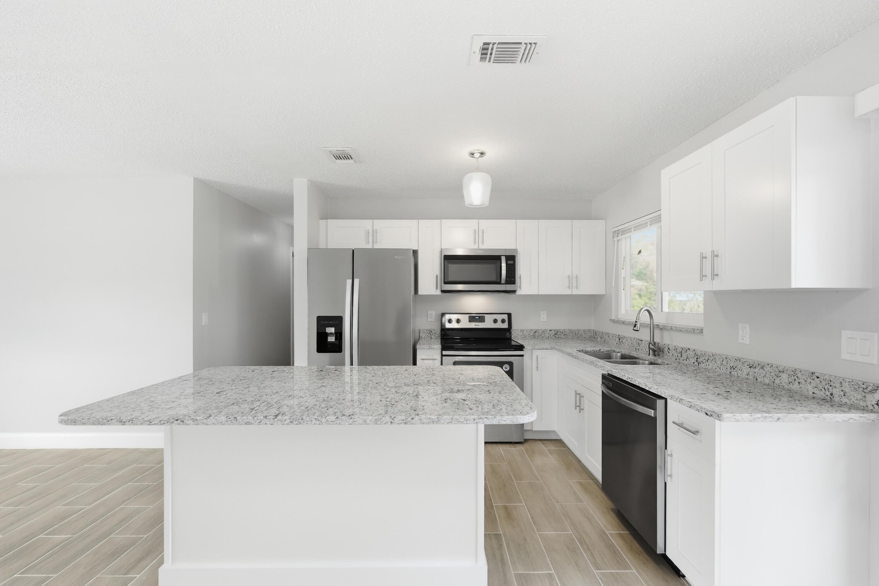 property viewer photo 19