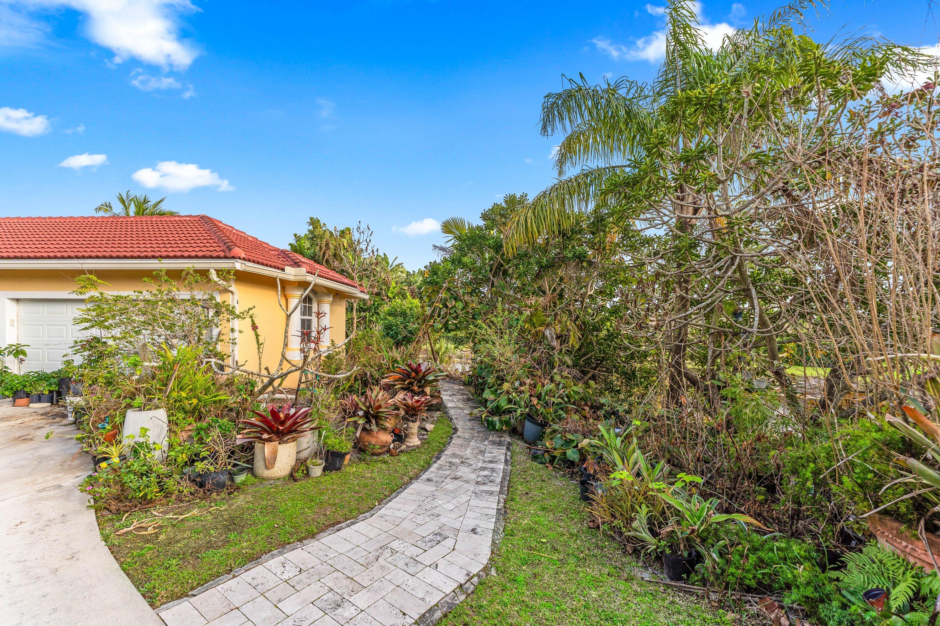 main property photo 11