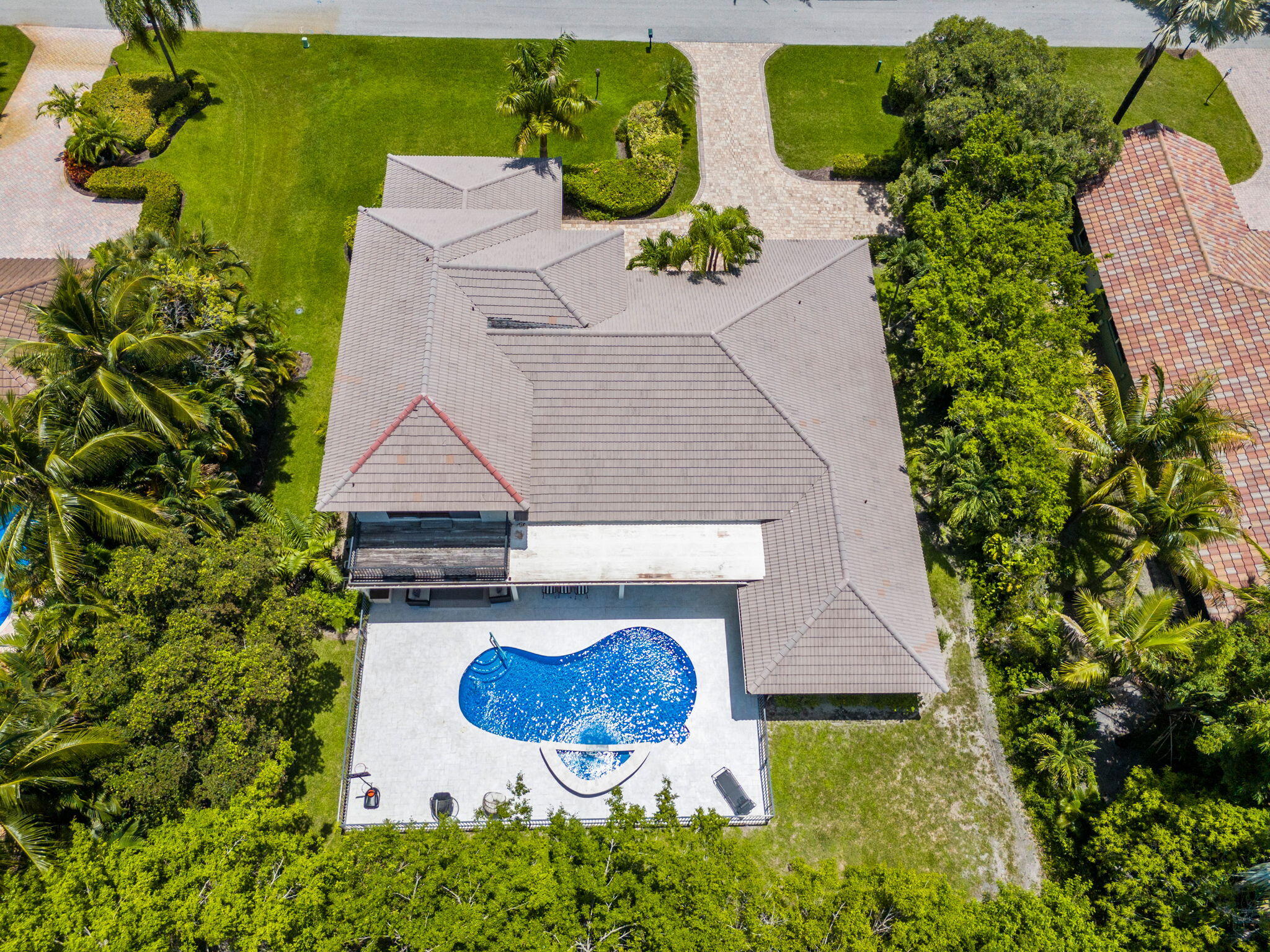 main property photo 33