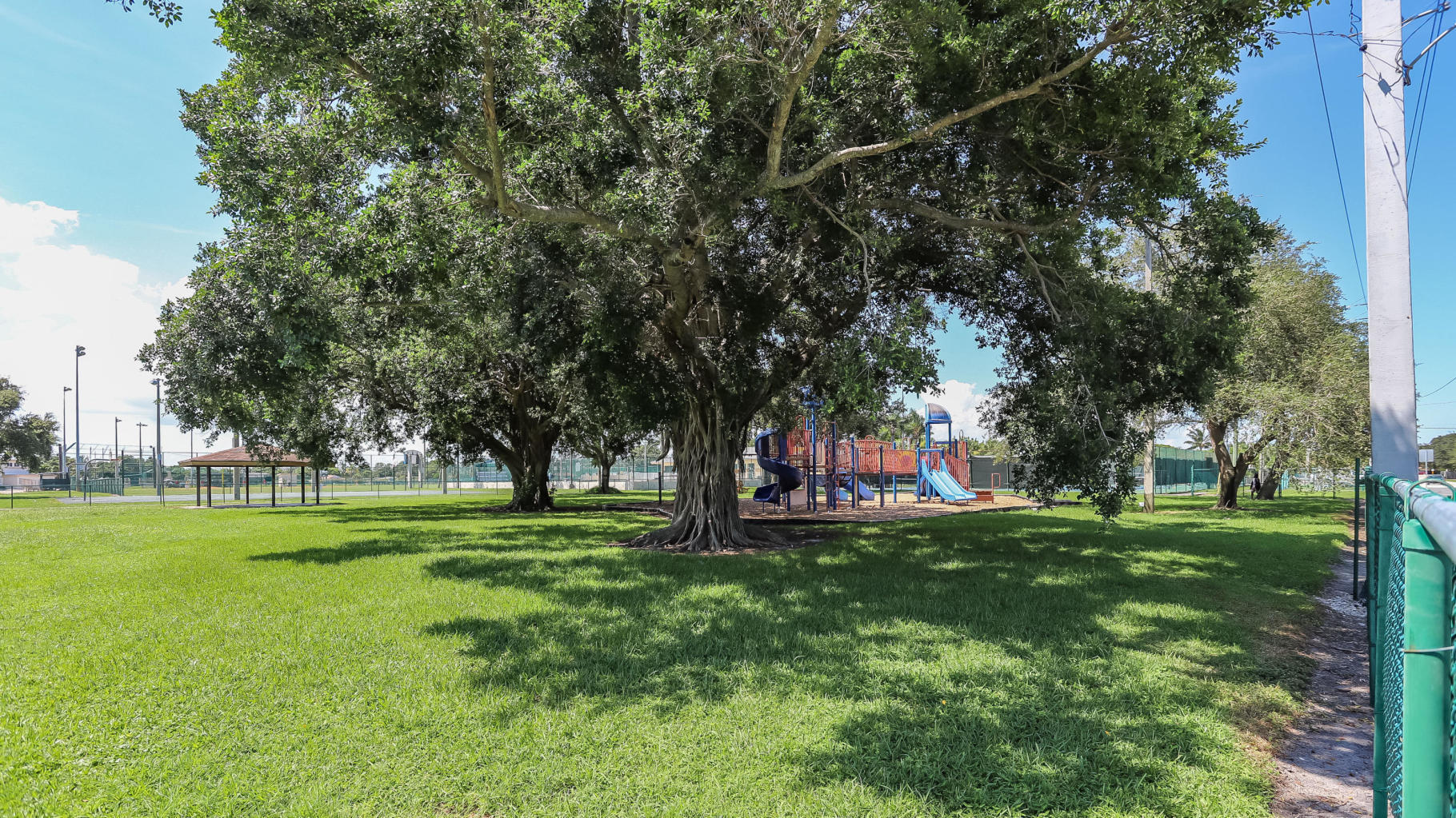 main property photo 17