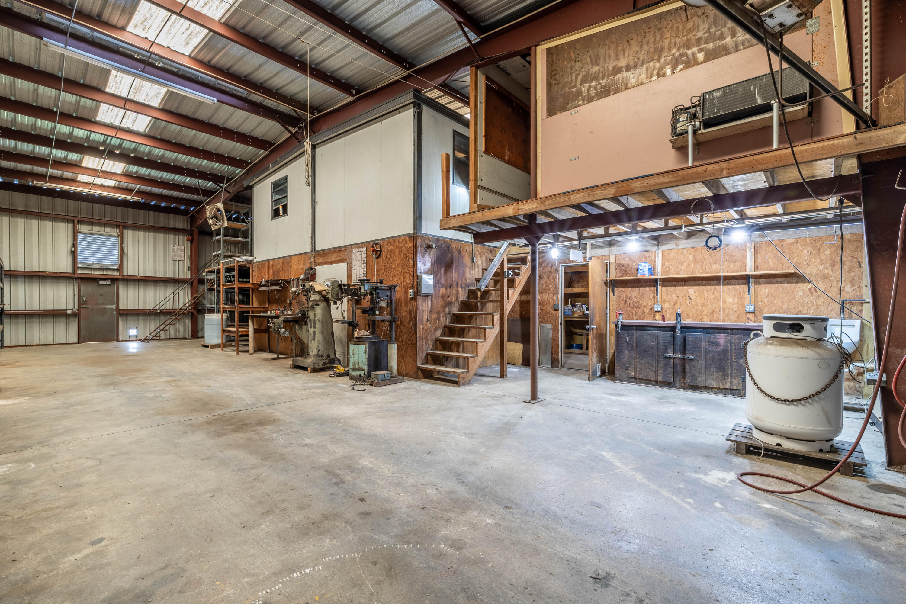 main property photo 12