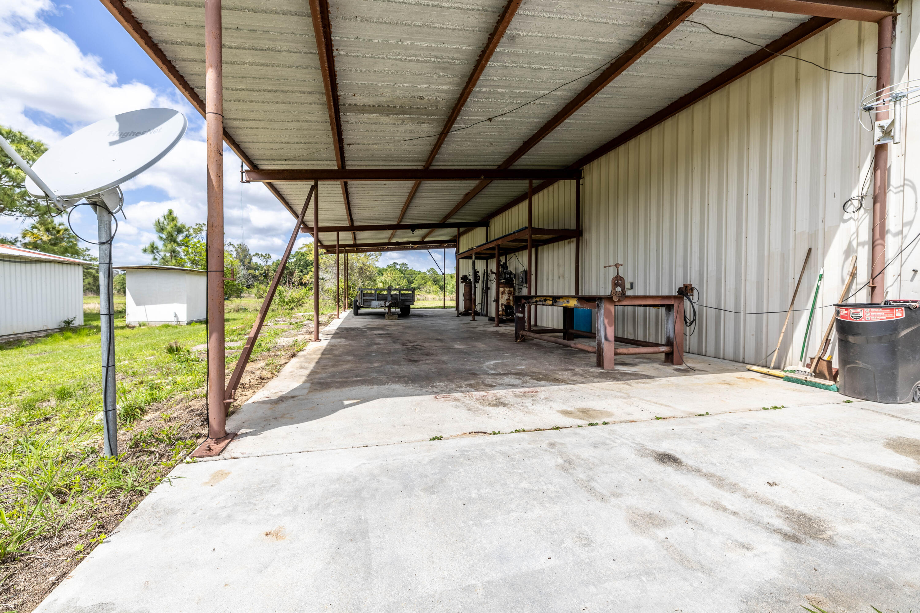 main property photo 28