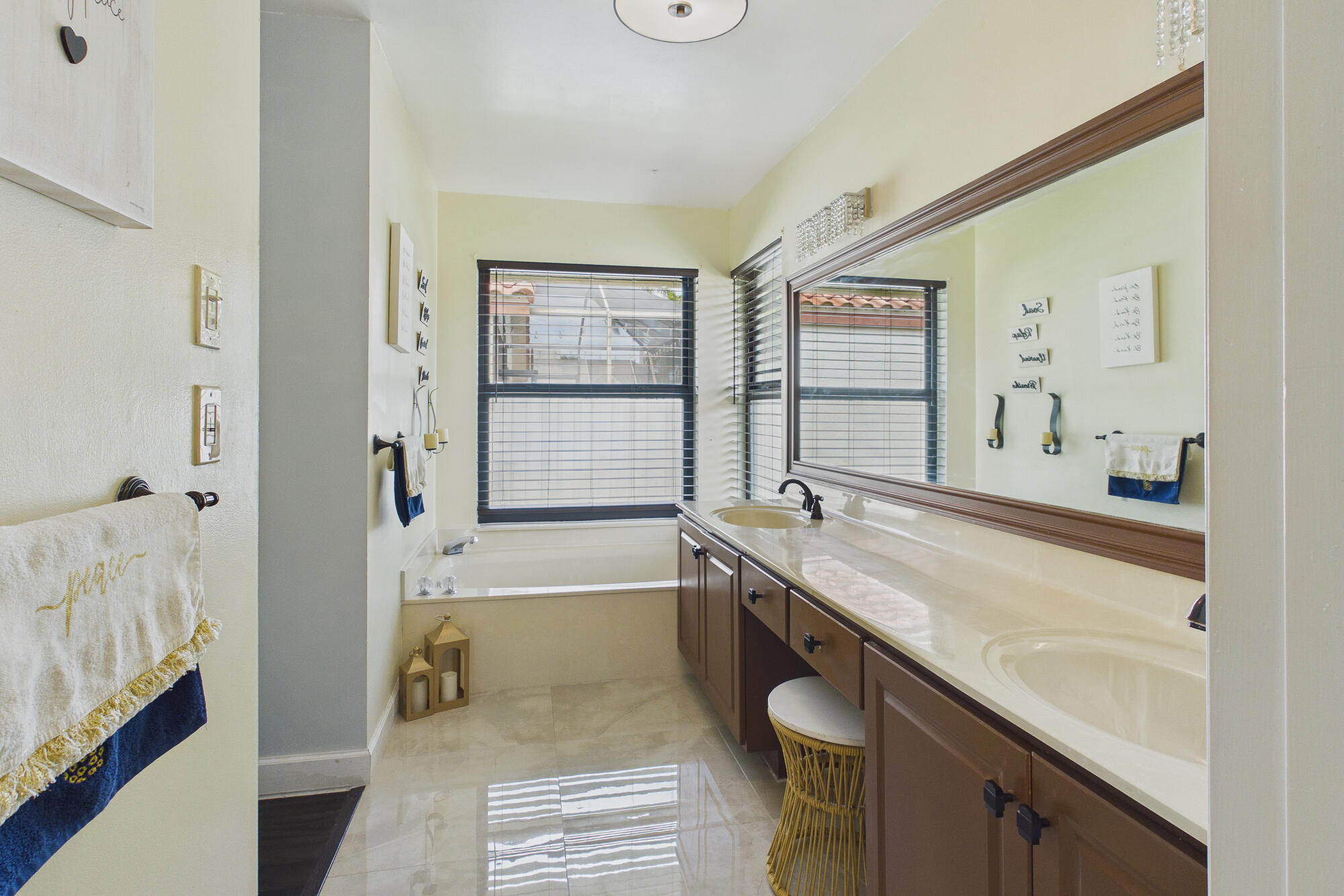 property viewer photo 20