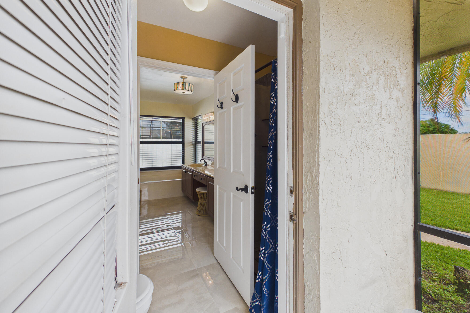property viewer photo 25