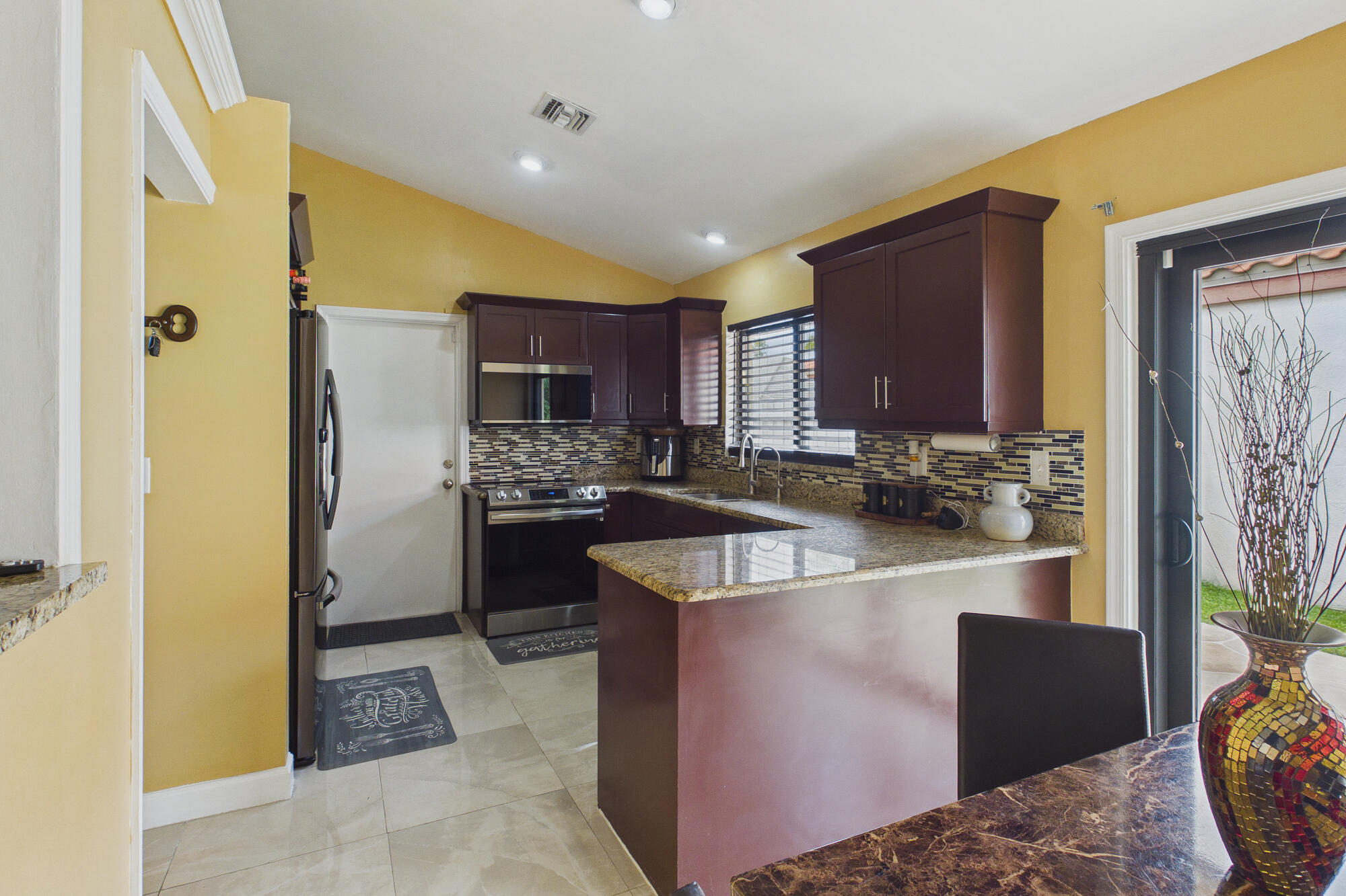 property viewer photo 26