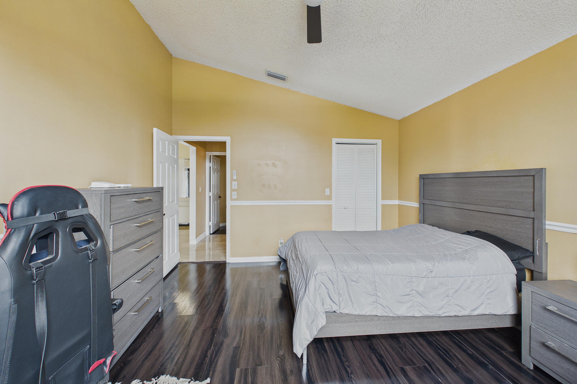 property viewer photo 31
