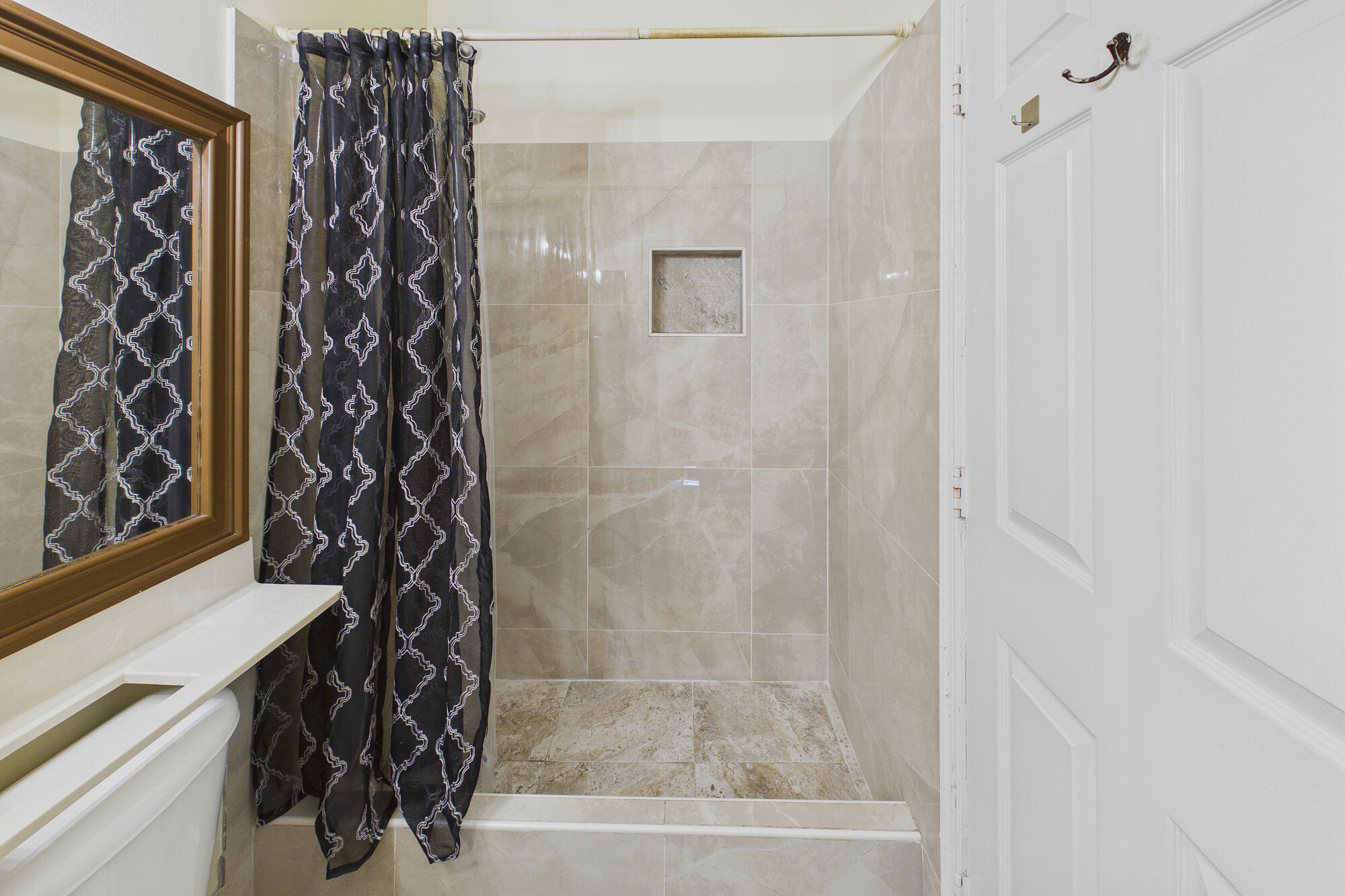 property viewer photo 34
