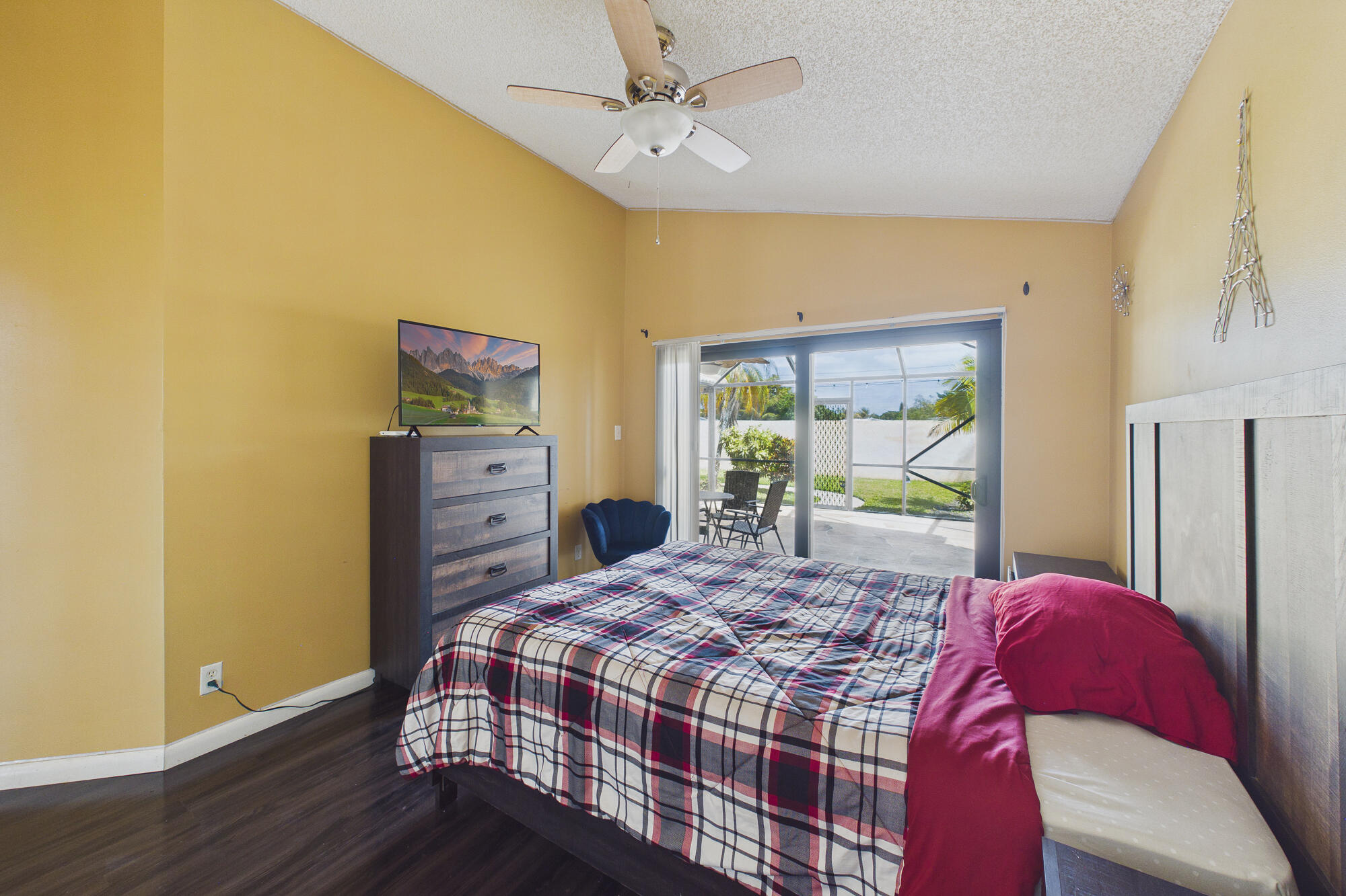 property viewer photo 35