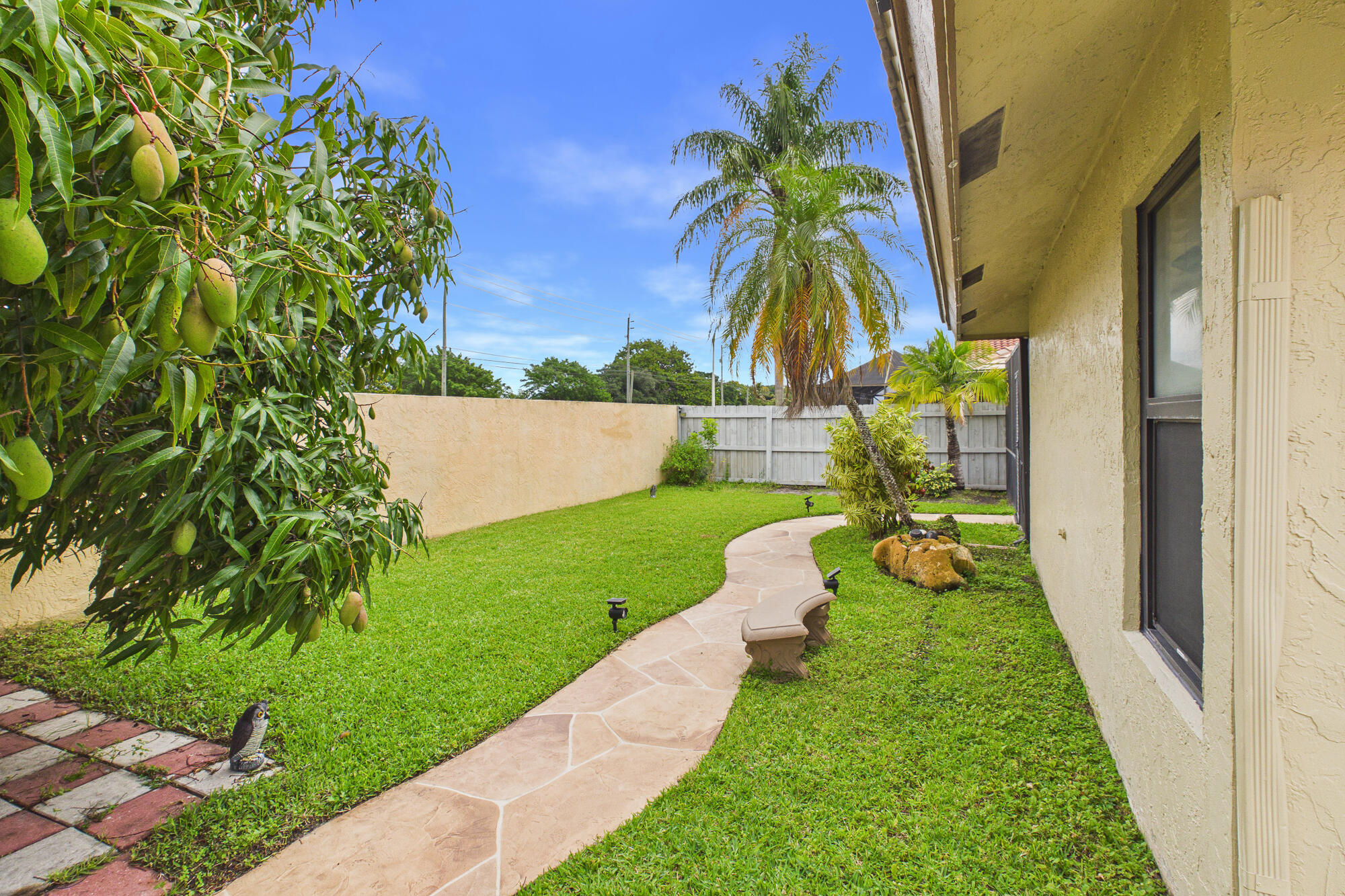 property viewer photo 42