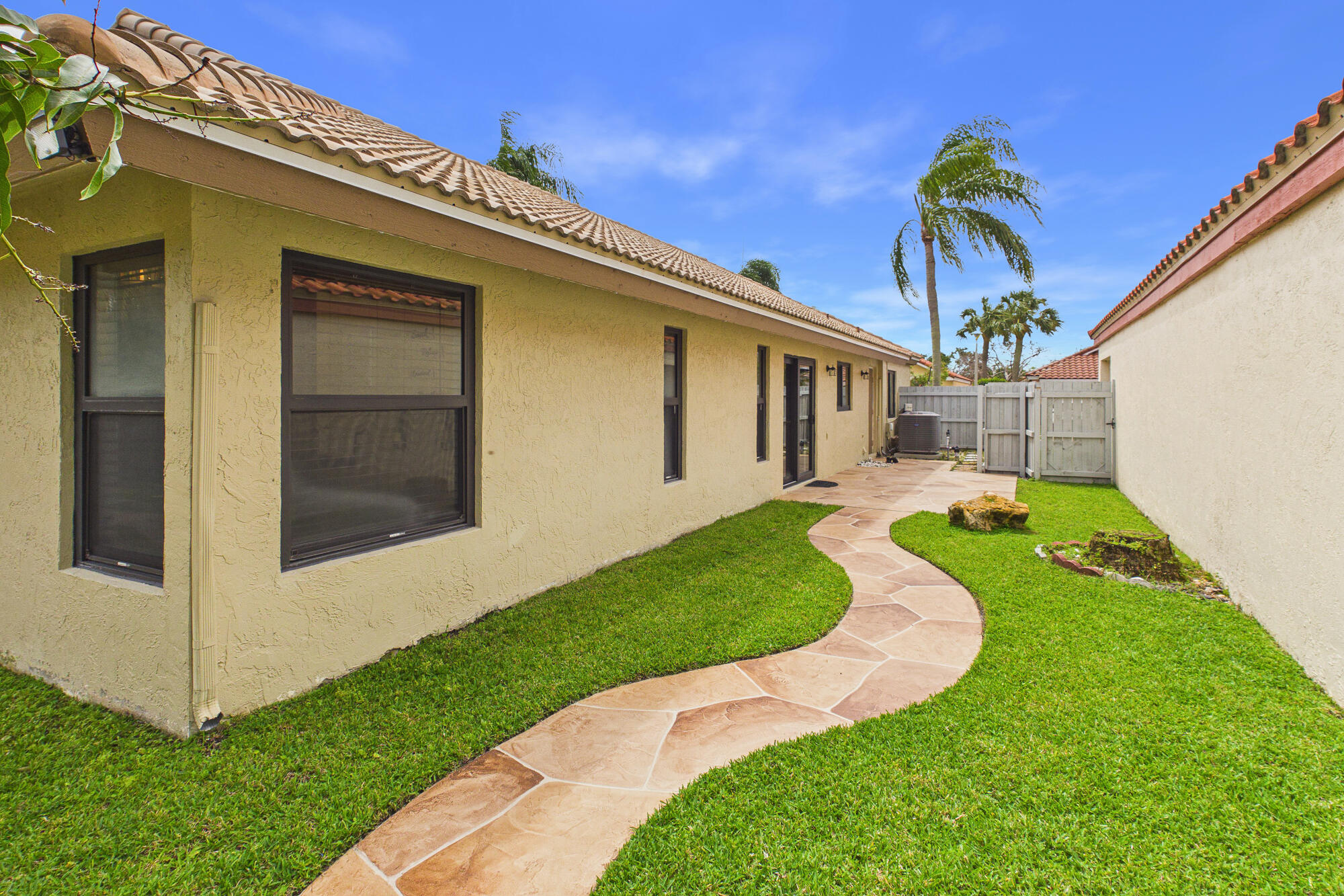 property viewer photo 43