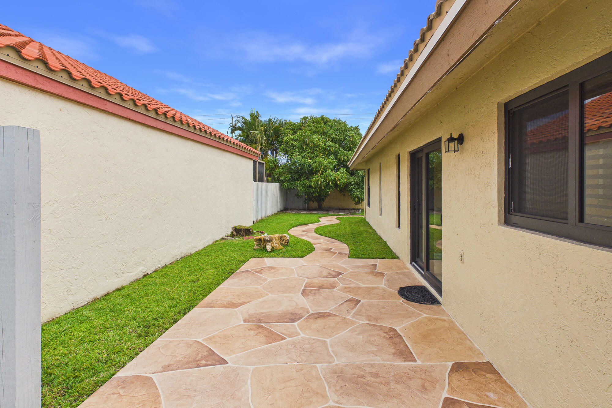 property viewer photo 44