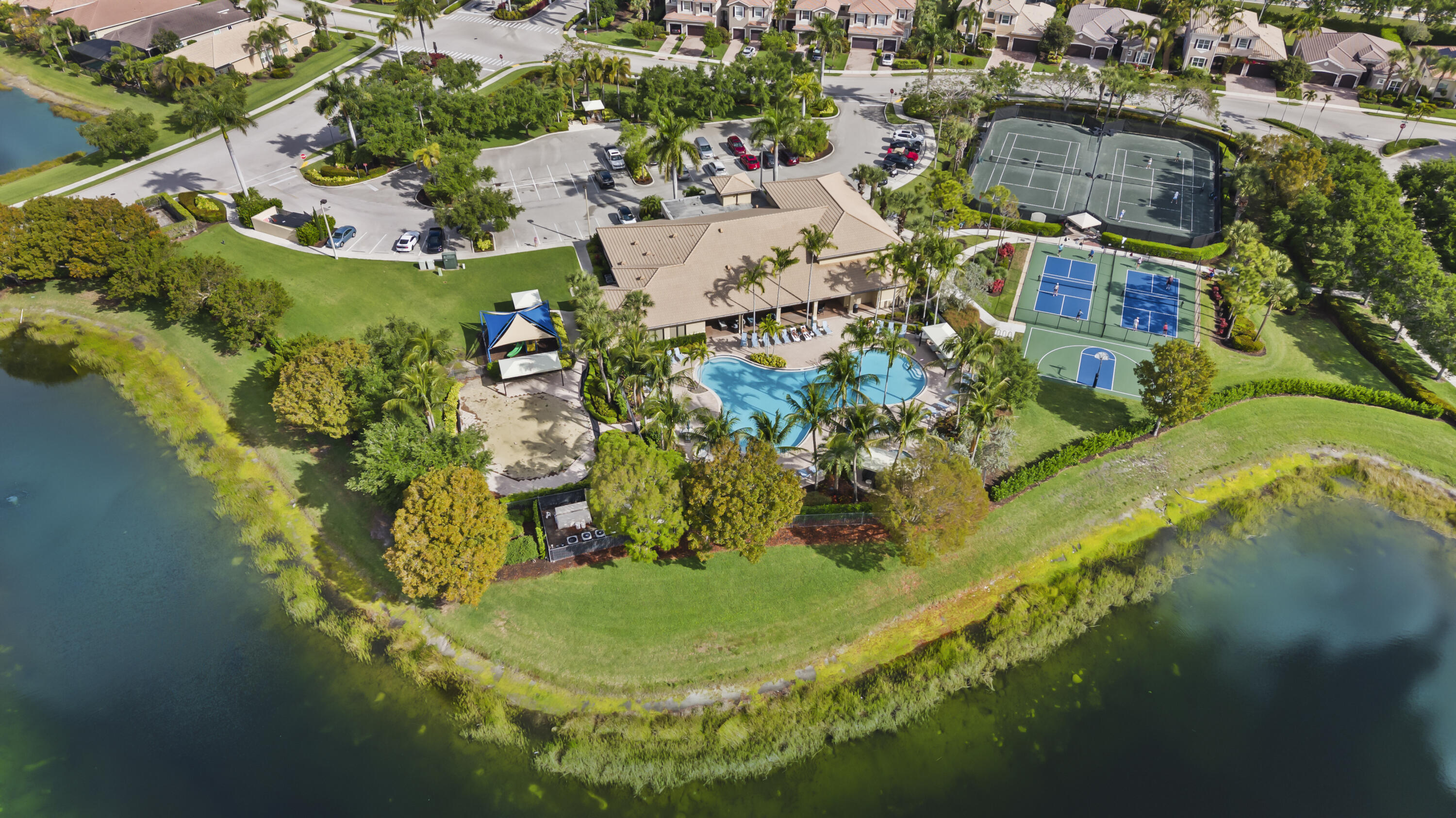 main property photo 33