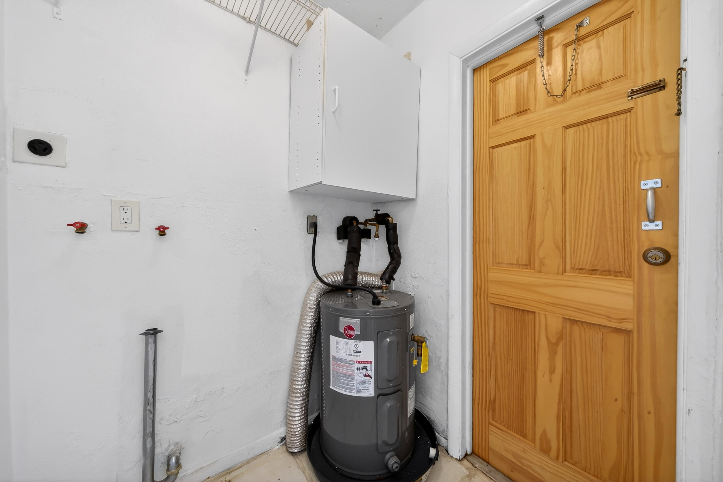 main property photo 18