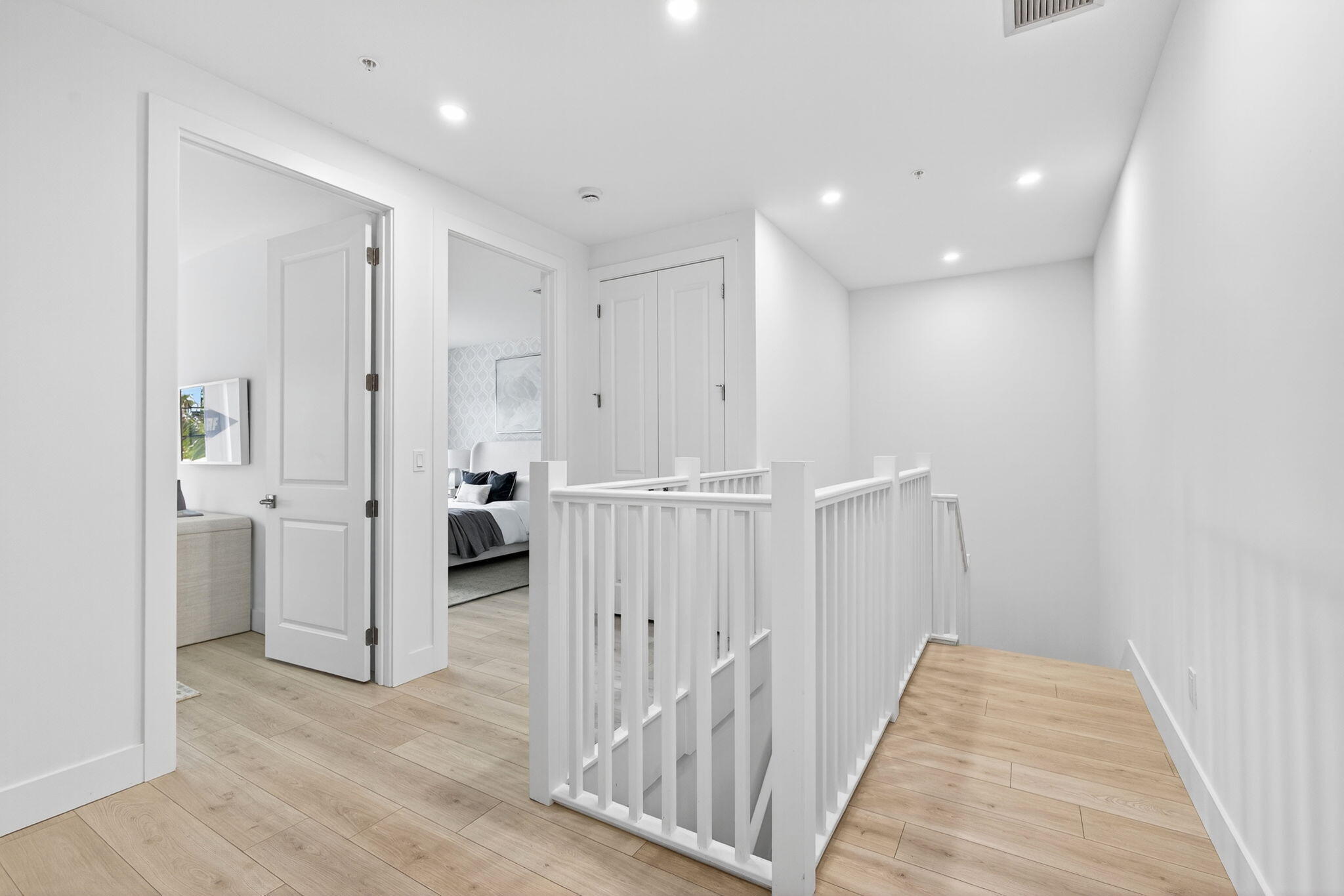 property viewer photo 16