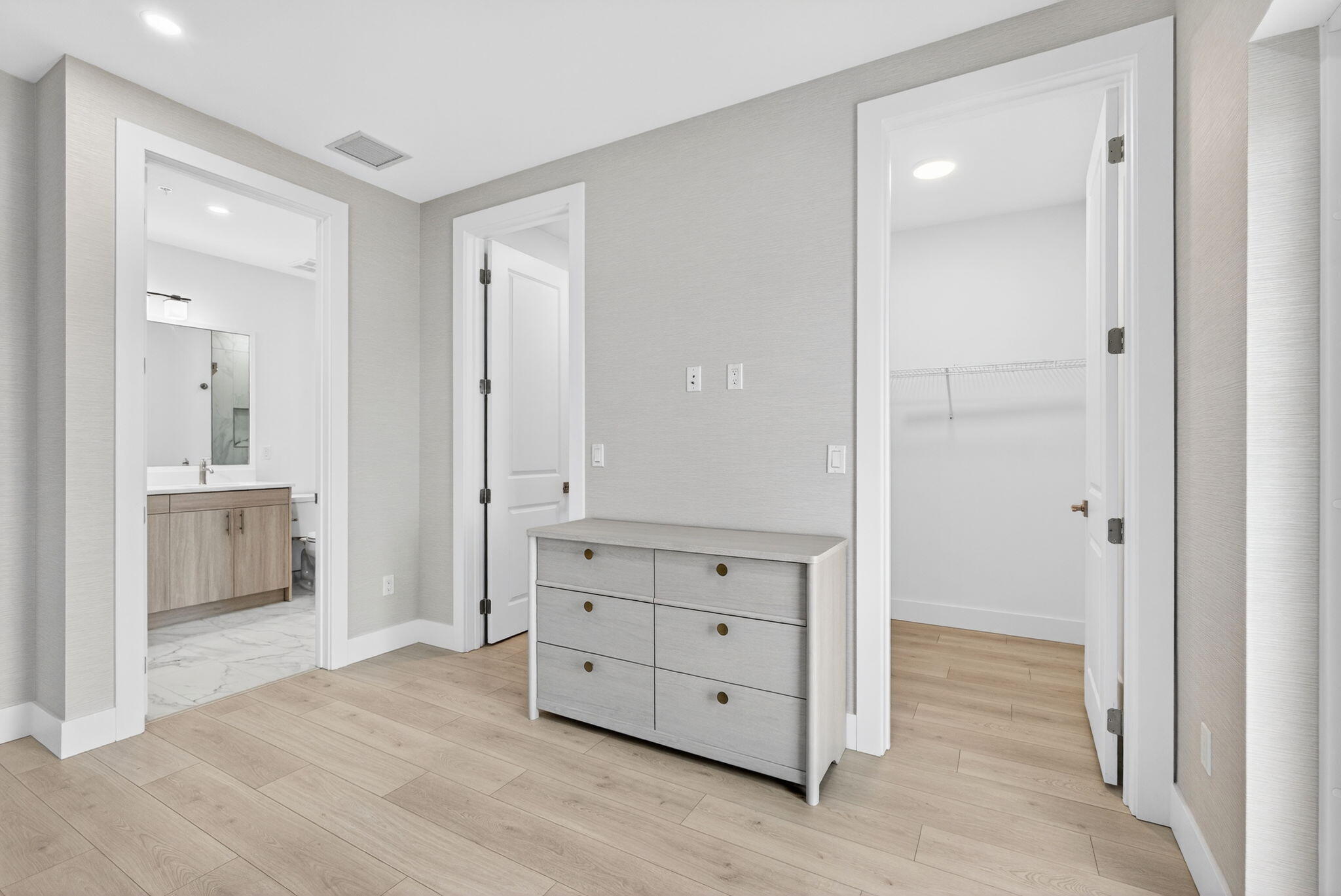 property viewer photo 19