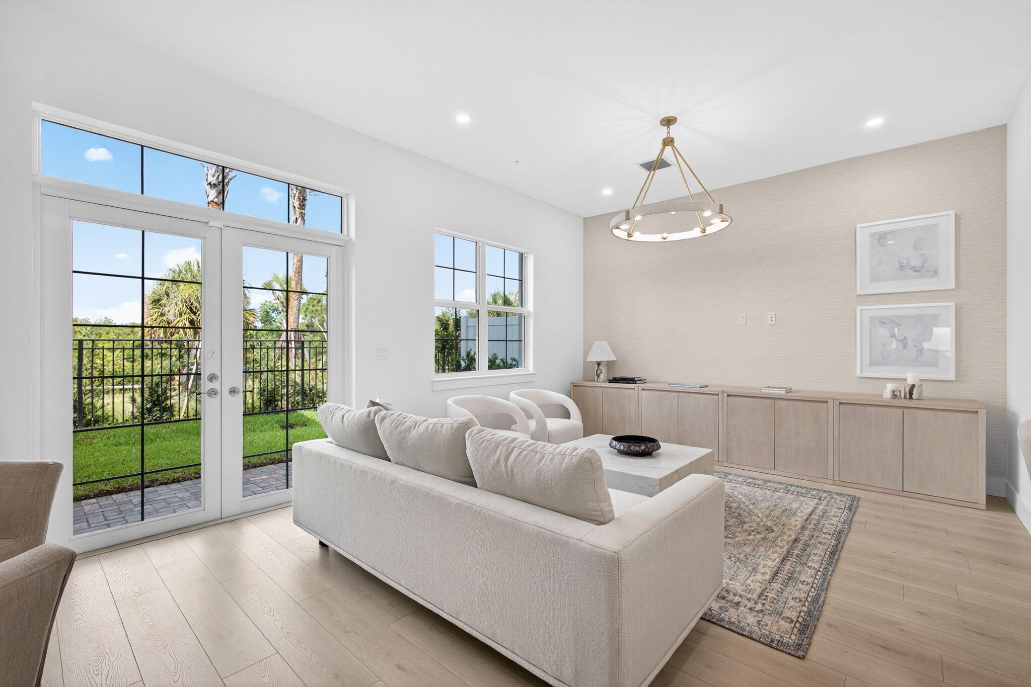 property viewer photo 5