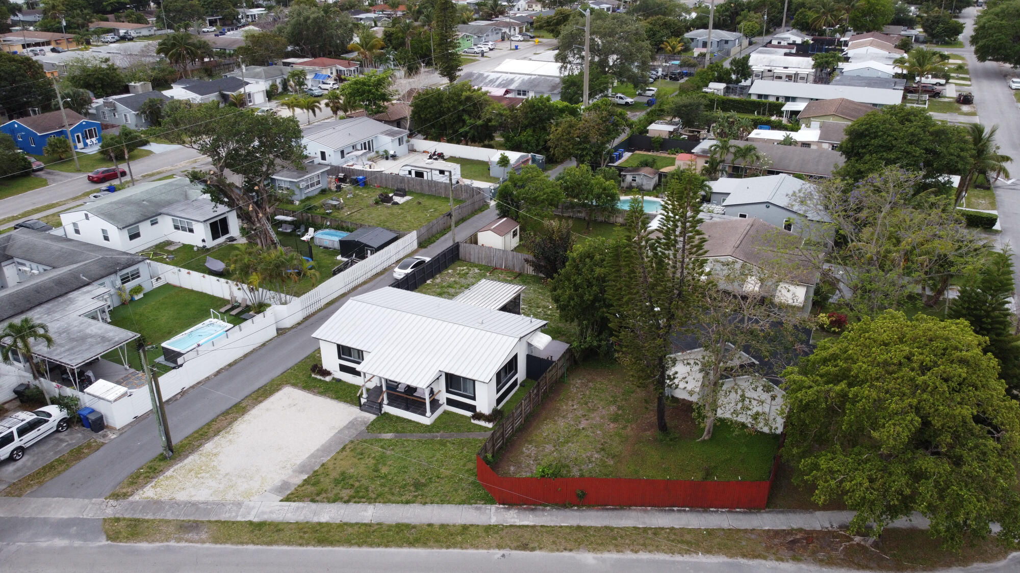 main property photo 31
