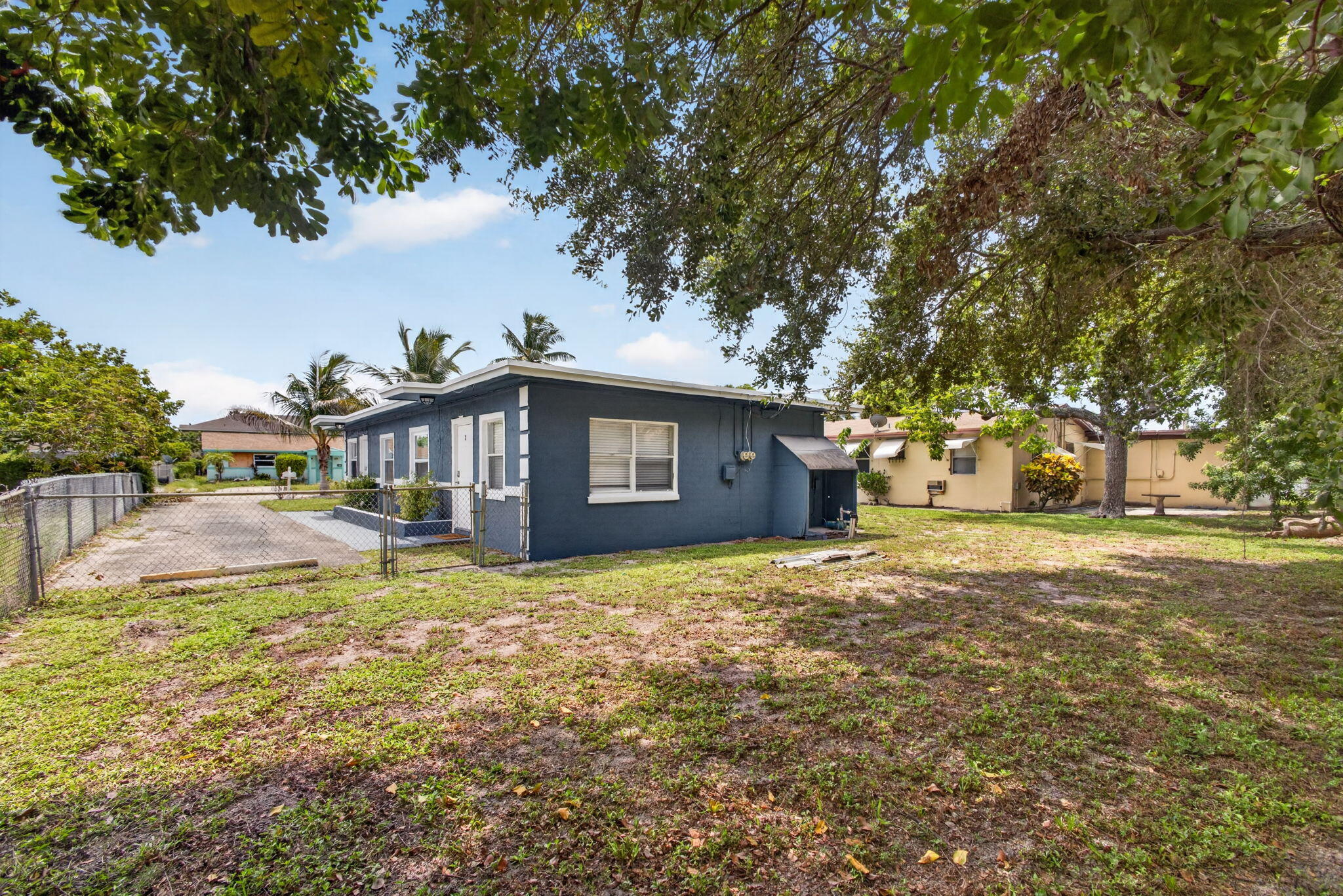 main property photo 32