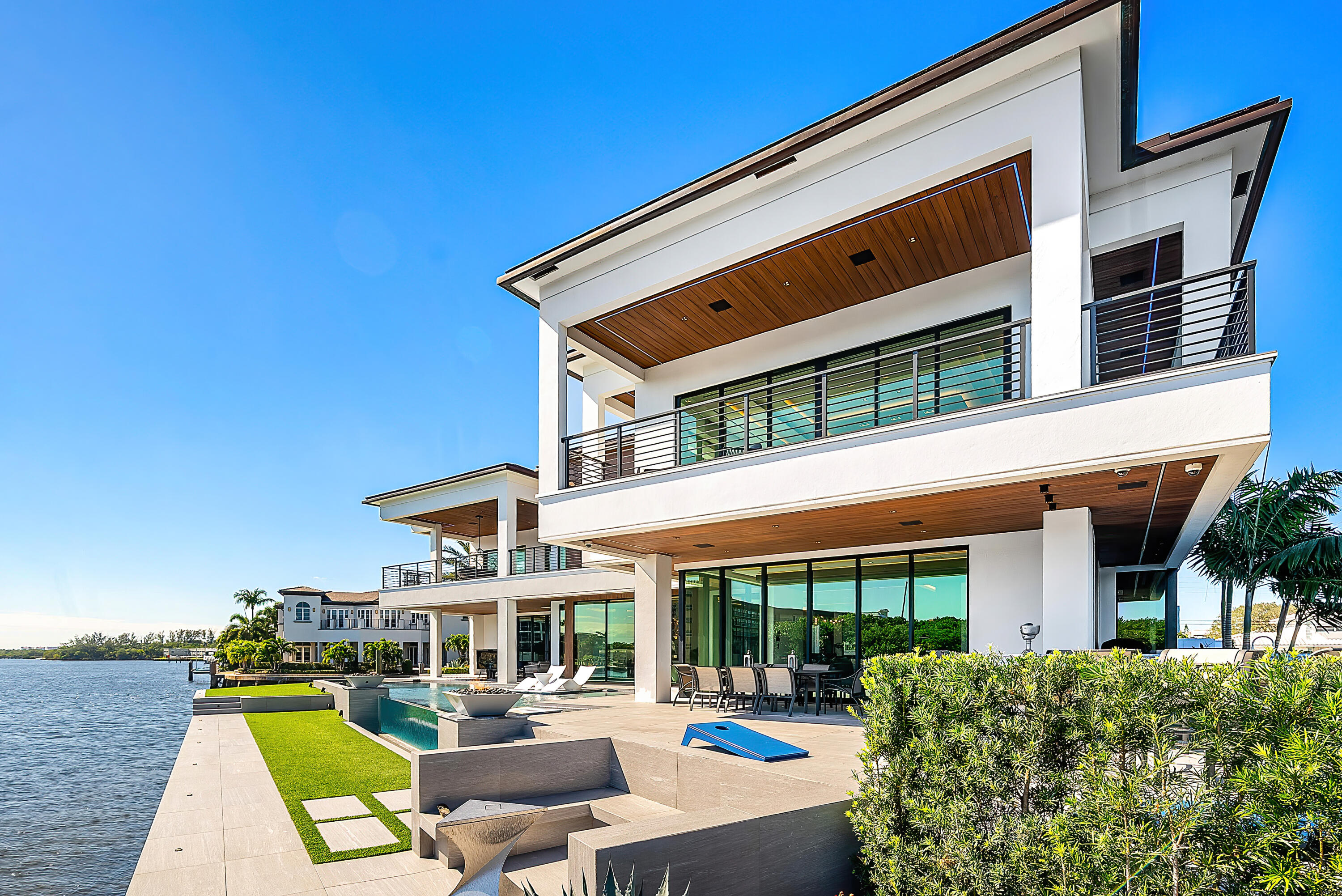 main property photo 27