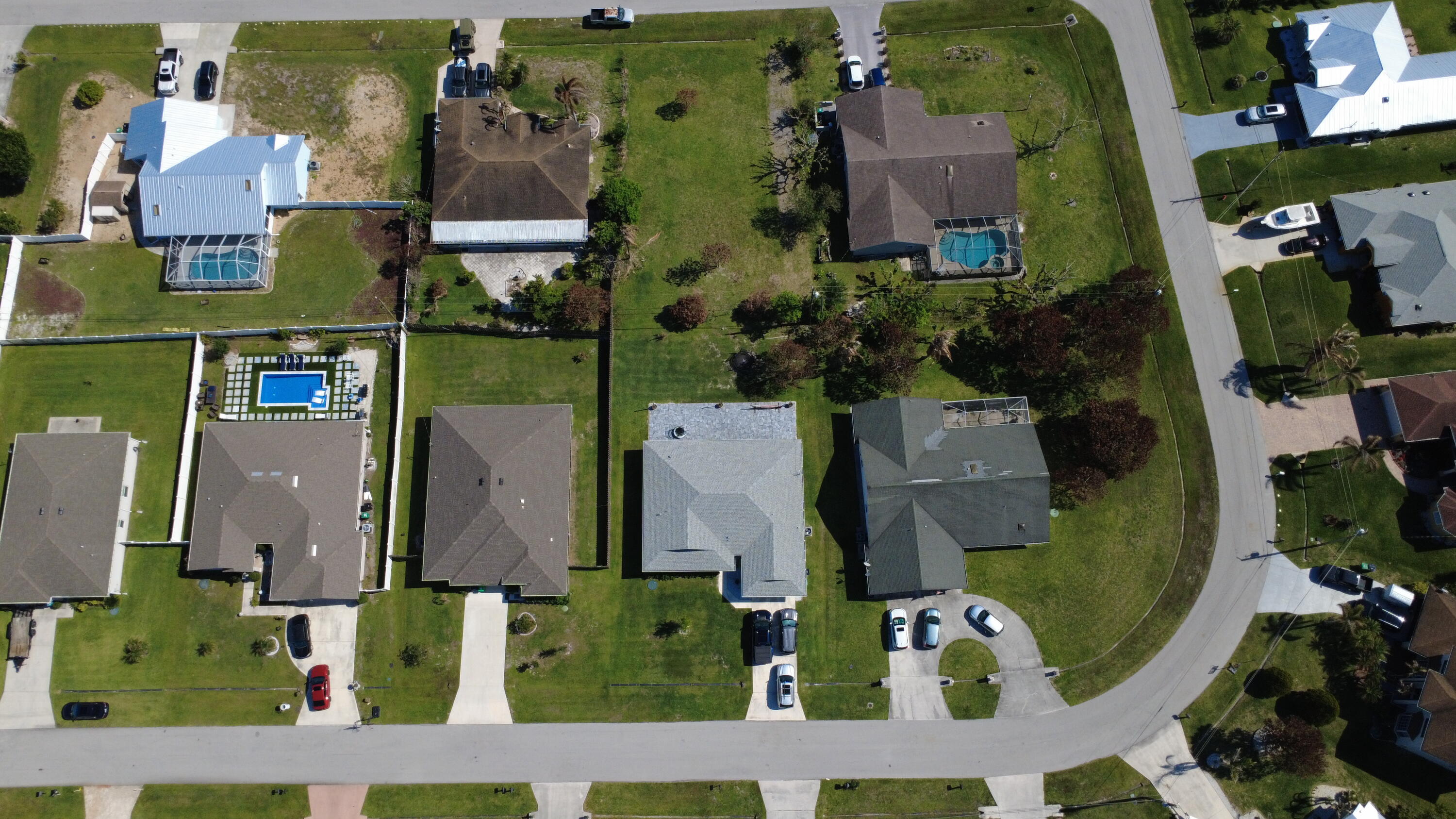 main property photo 33