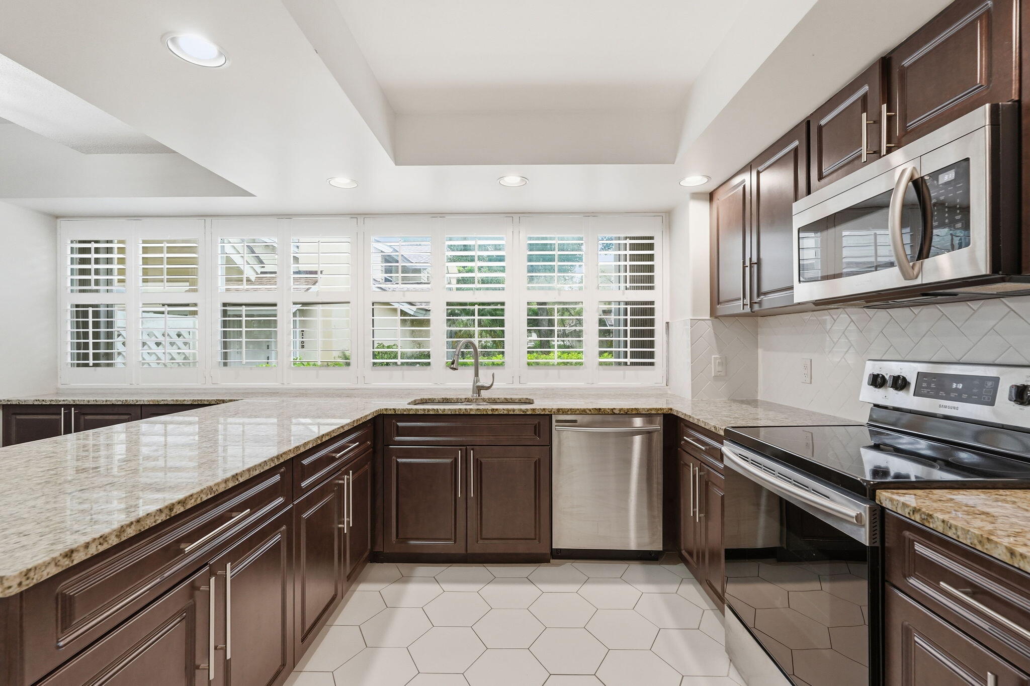 property viewer photo 13