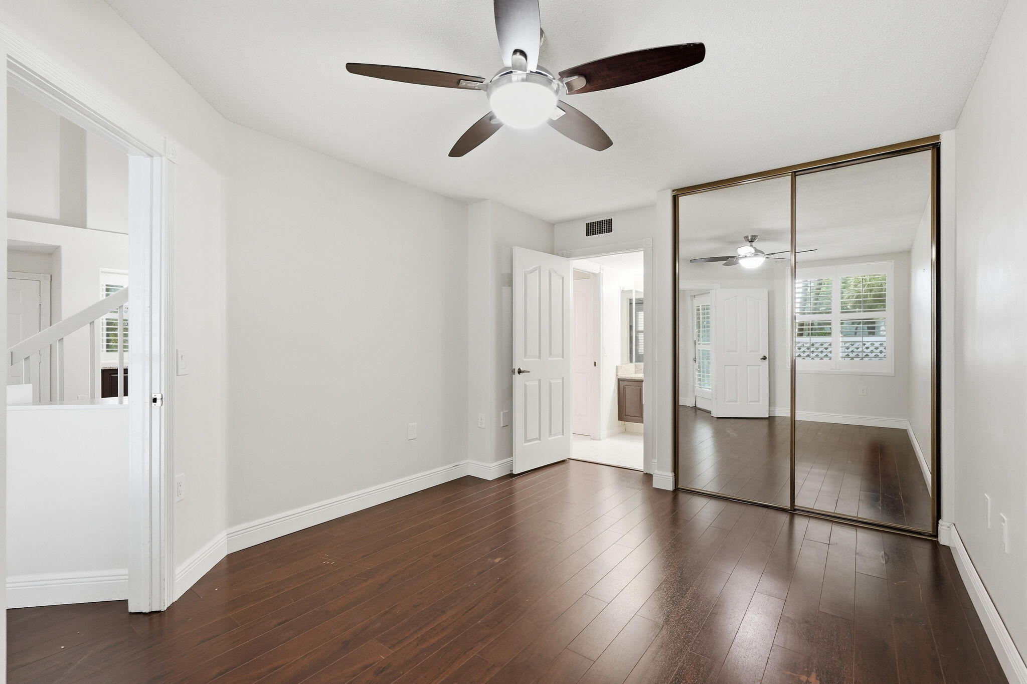 property viewer photo 18