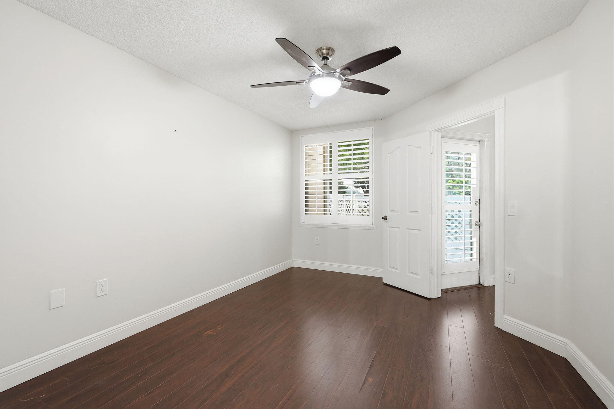 property viewer photo 20