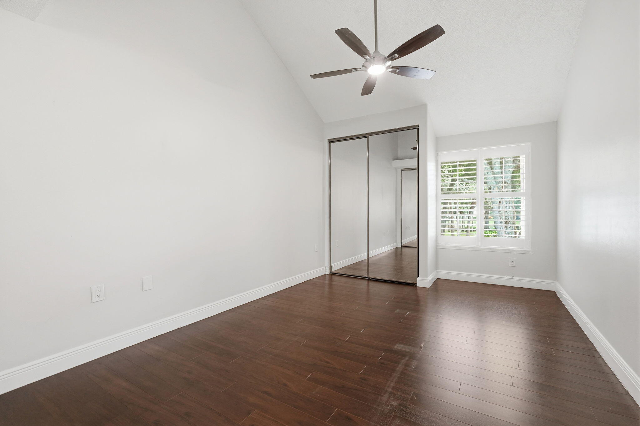 property viewer photo 23