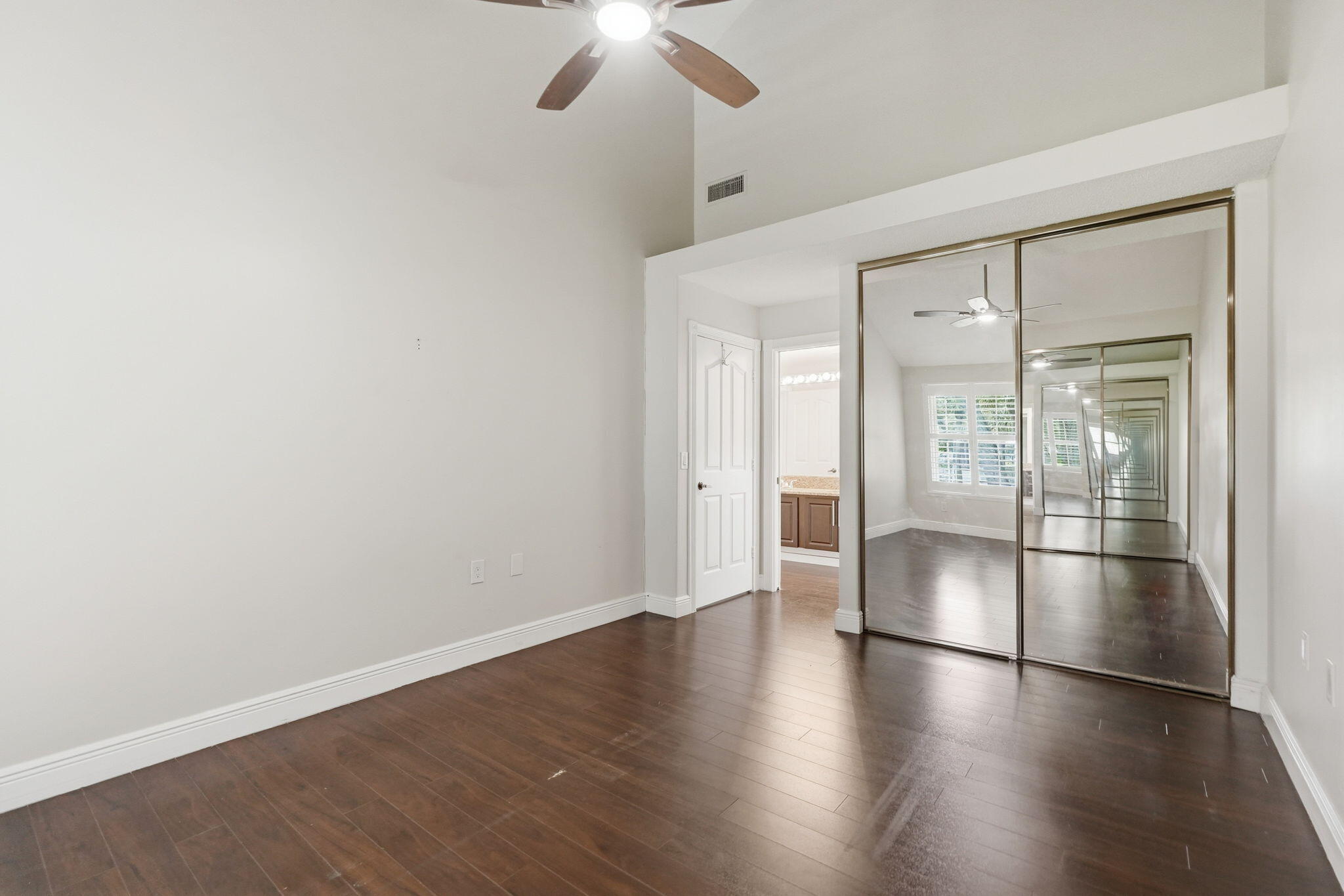 property viewer photo 25