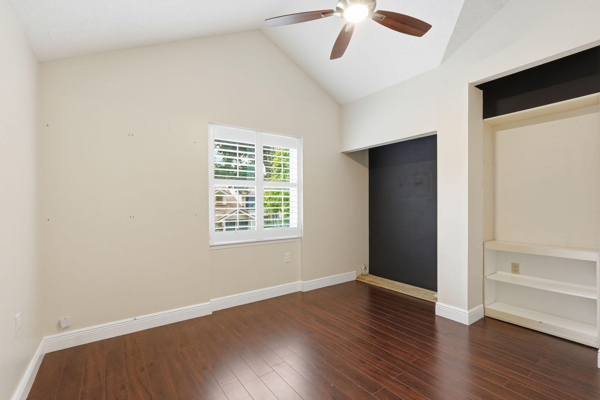 property viewer photo 26