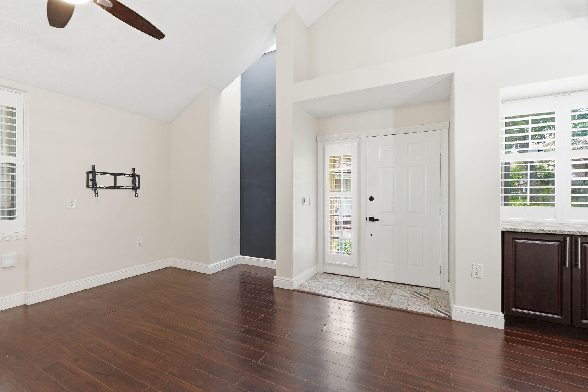property viewer photo 3