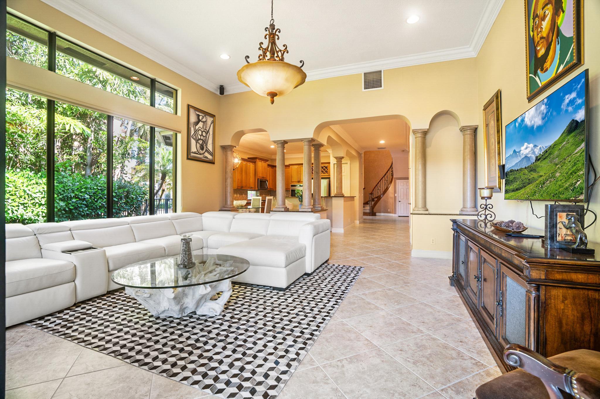 main property photo 19